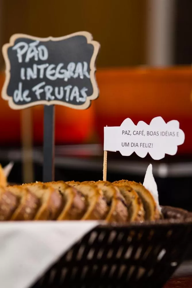 Food and drinks in Hotel Campo Largo Express