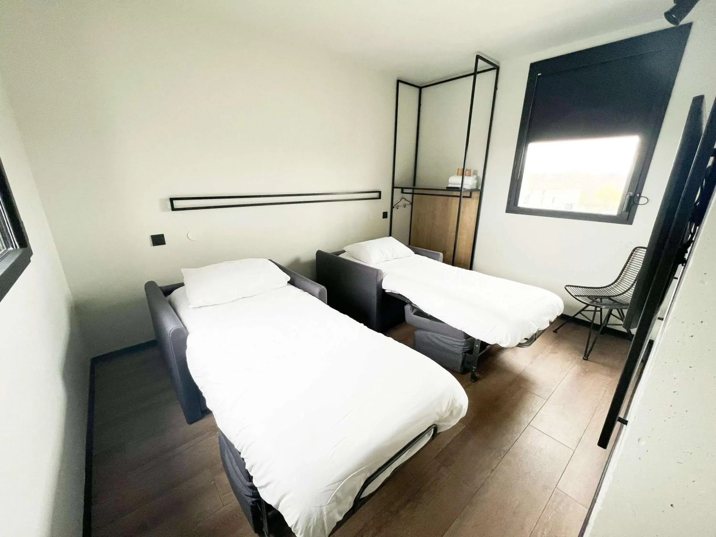 Bedroom, Bed in Ibis Lunel Petite Camargue