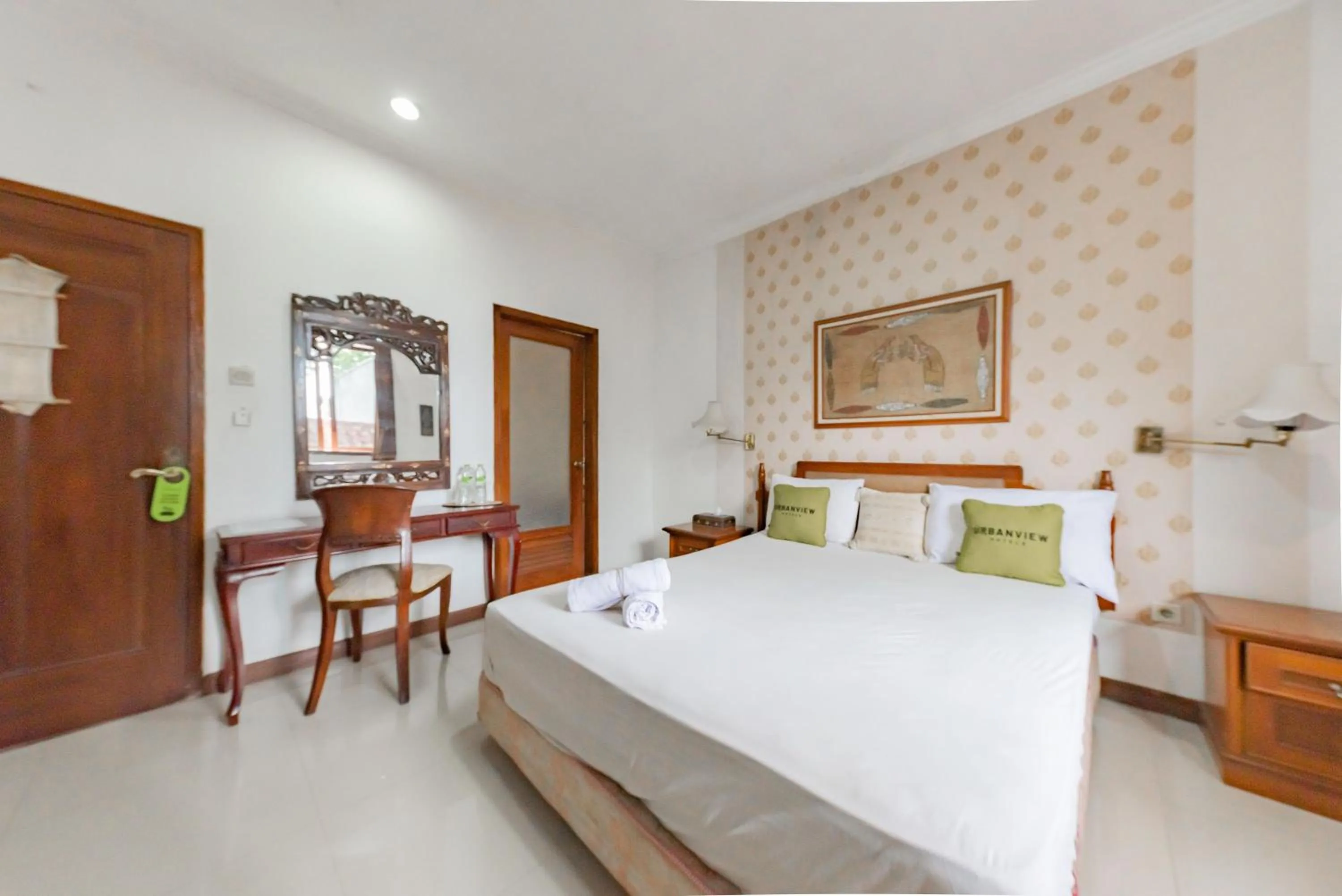 Deluxe Room in Urbanview De Ethnic Hotel Bandung