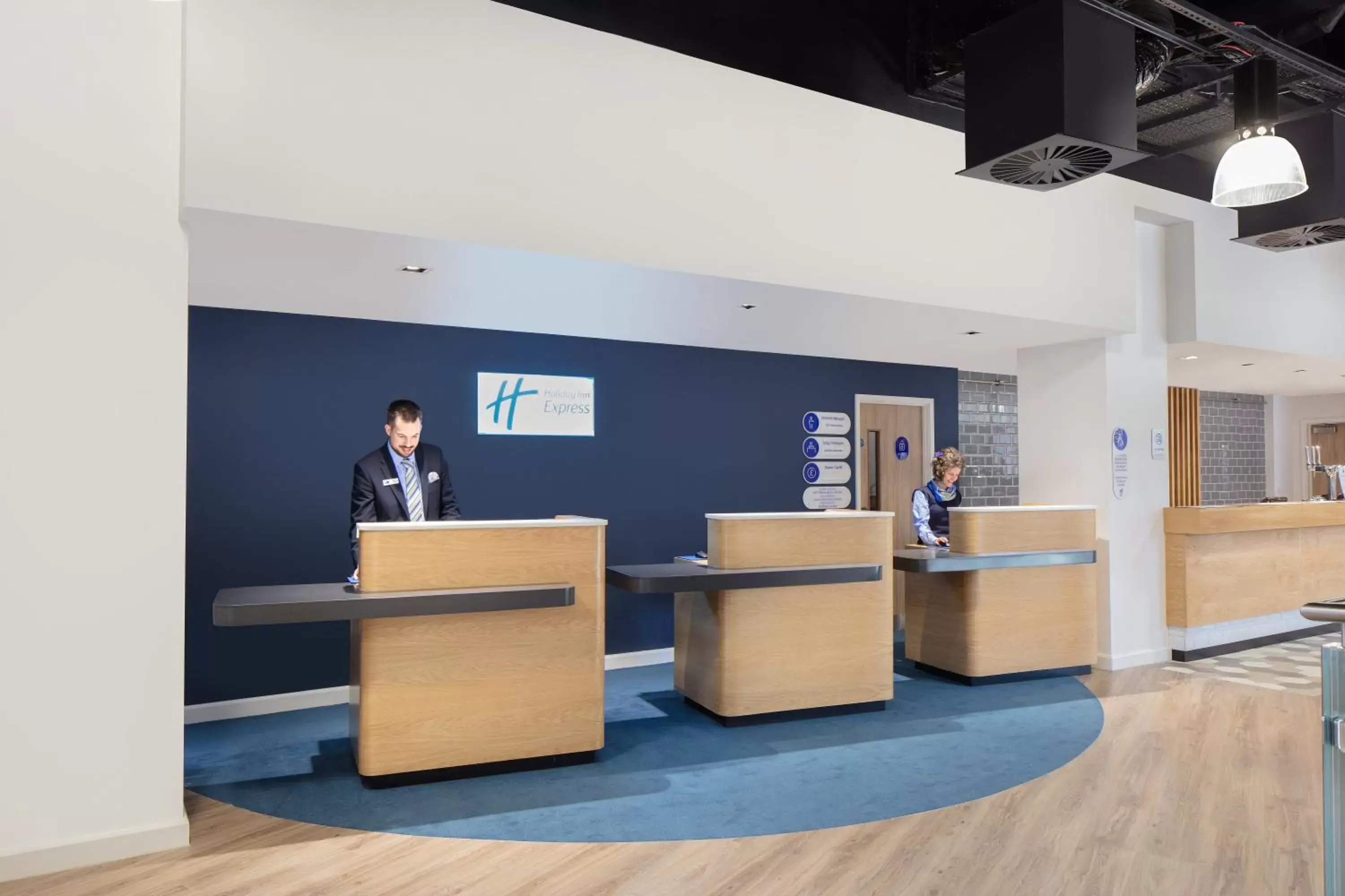 Property building, Lobby/Reception in Holiday Inn Express - Birmingham - City Centre, an IHG Hotel