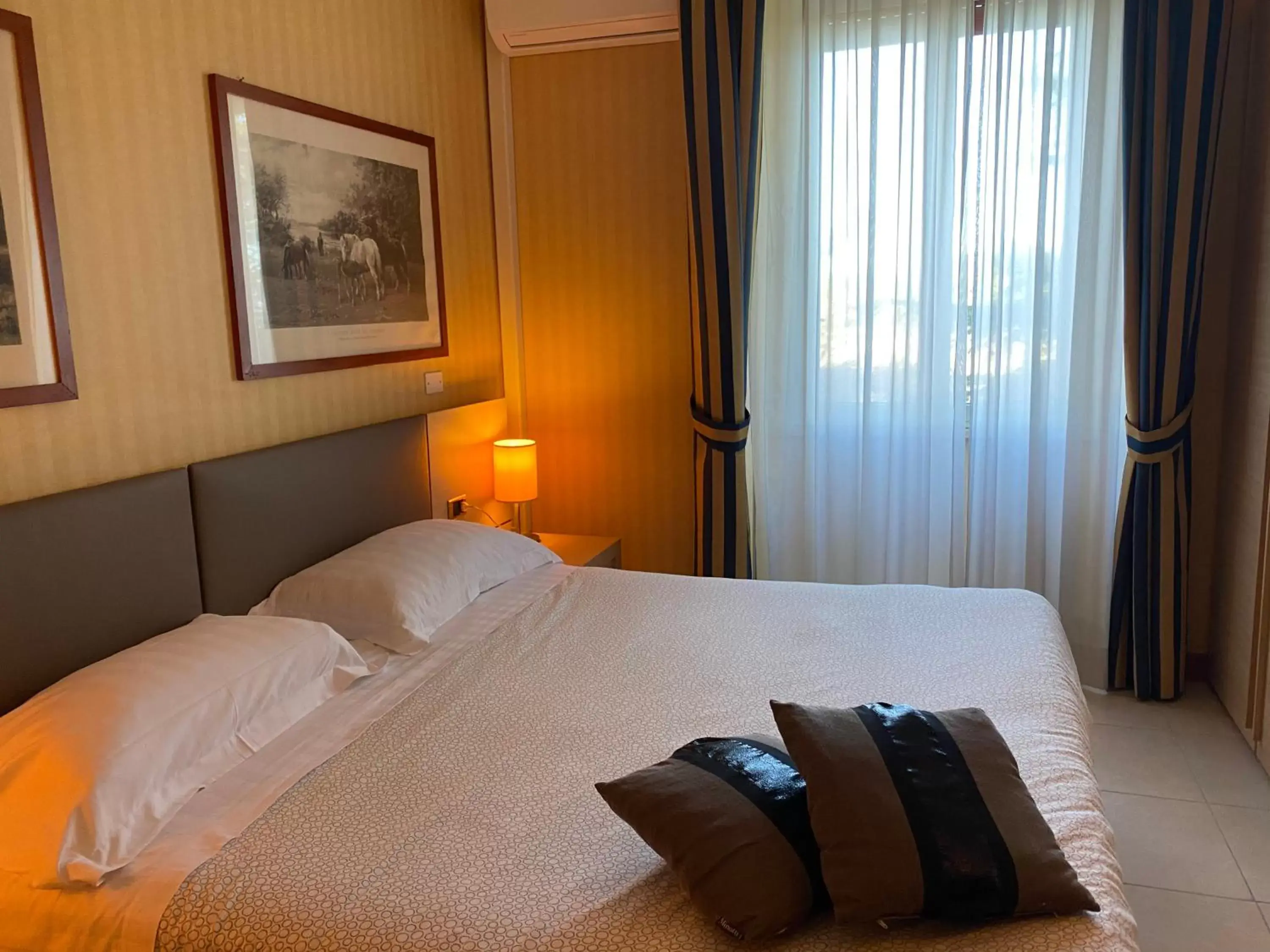 Bed in Domus Park Hotel