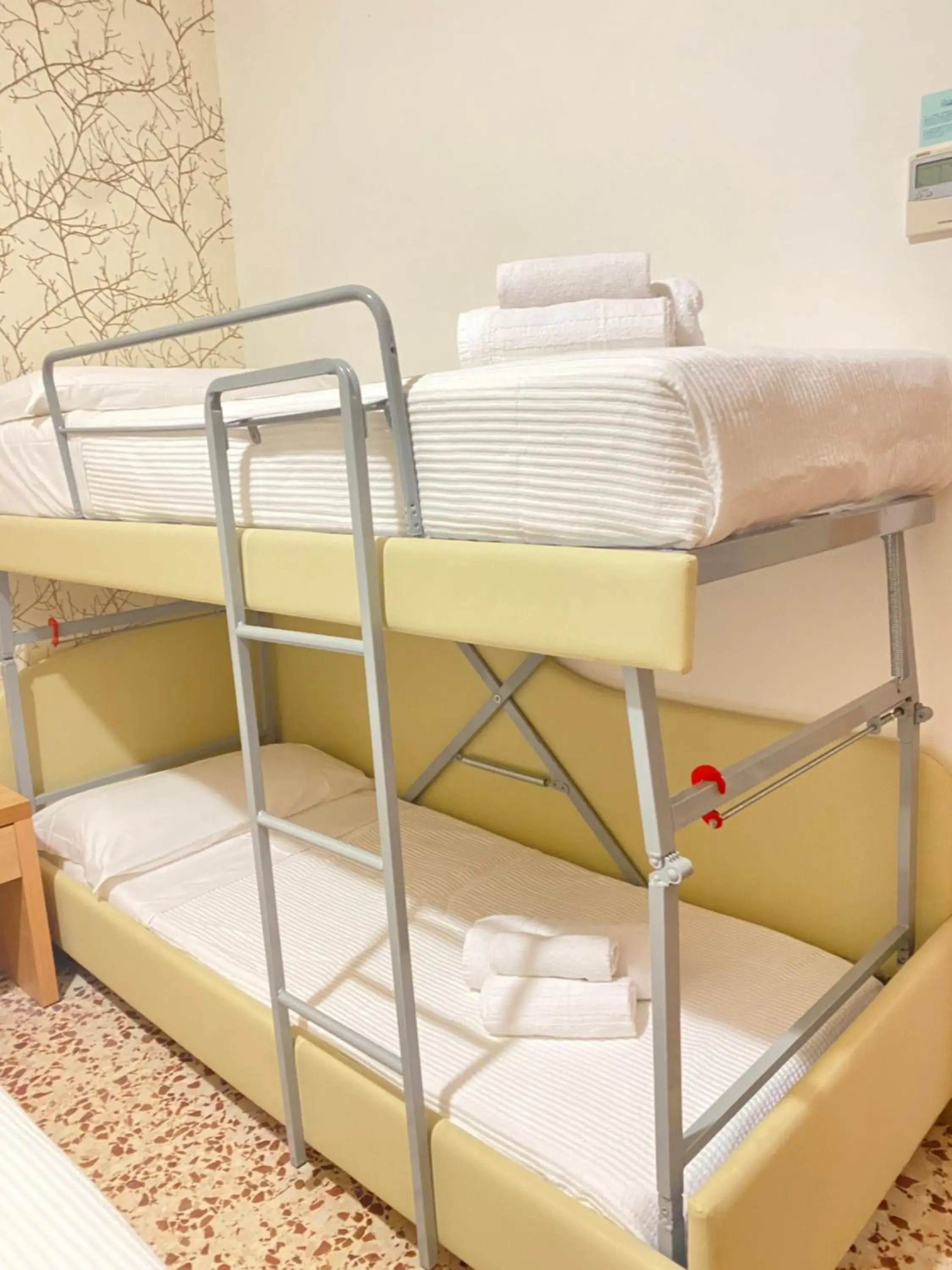 Bedroom, Bunk Bed in Hotel Ravello