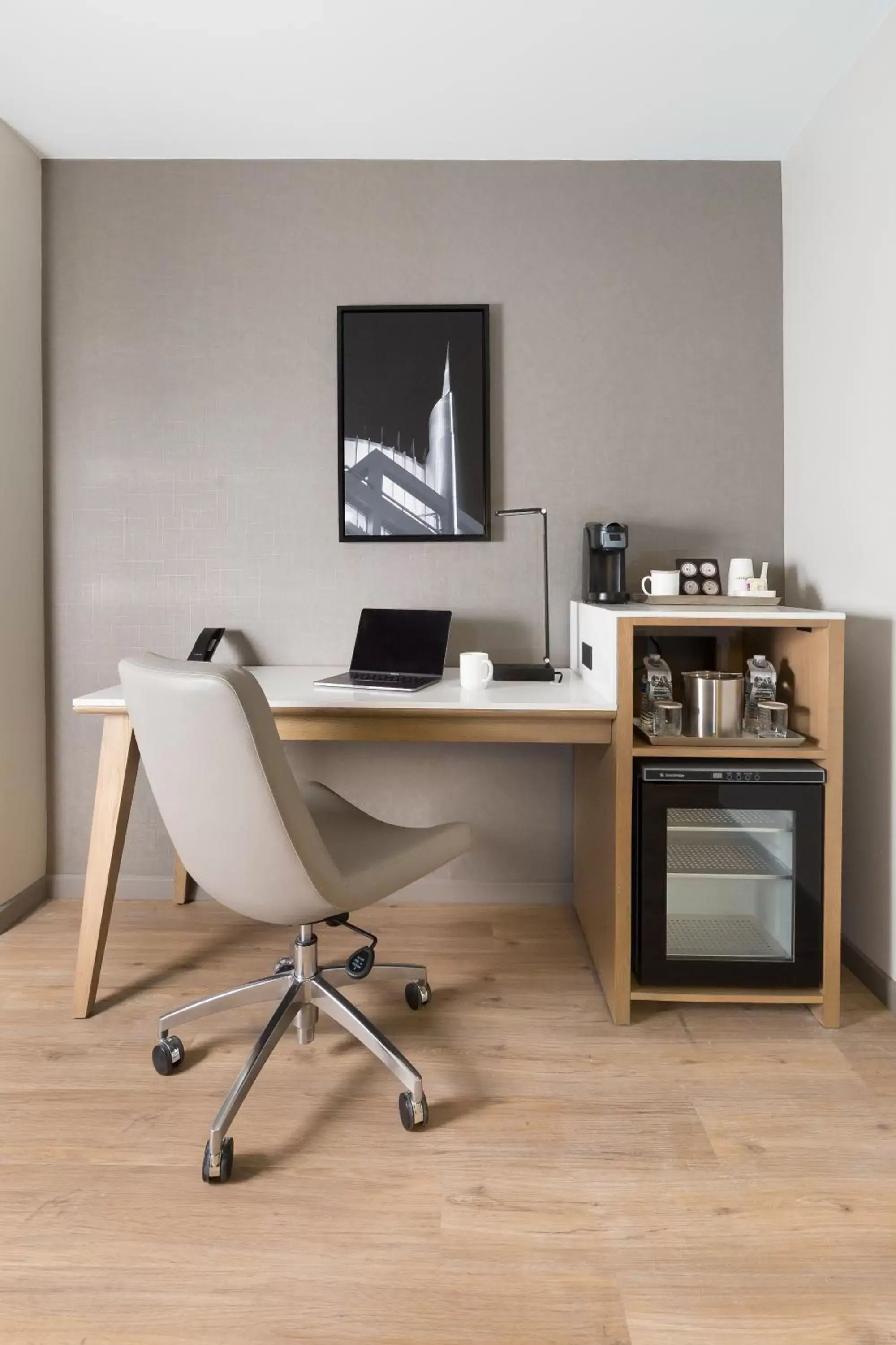 King Room with Roll-in Shower - Disability Access/Non-Smoking in Radisson Hotel Nashville Airport King Room with Roll-in Shower - Disability Access/Non-Smoking in Radisson Hotel Nashville Airport