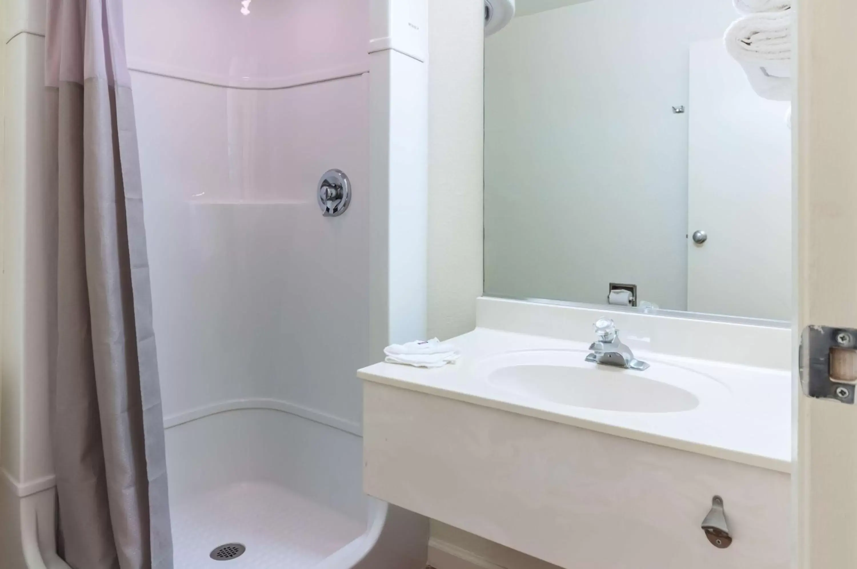 Bathroom in Motel 6-Green River, UT Bathroom in Motel 6-Green River, UT