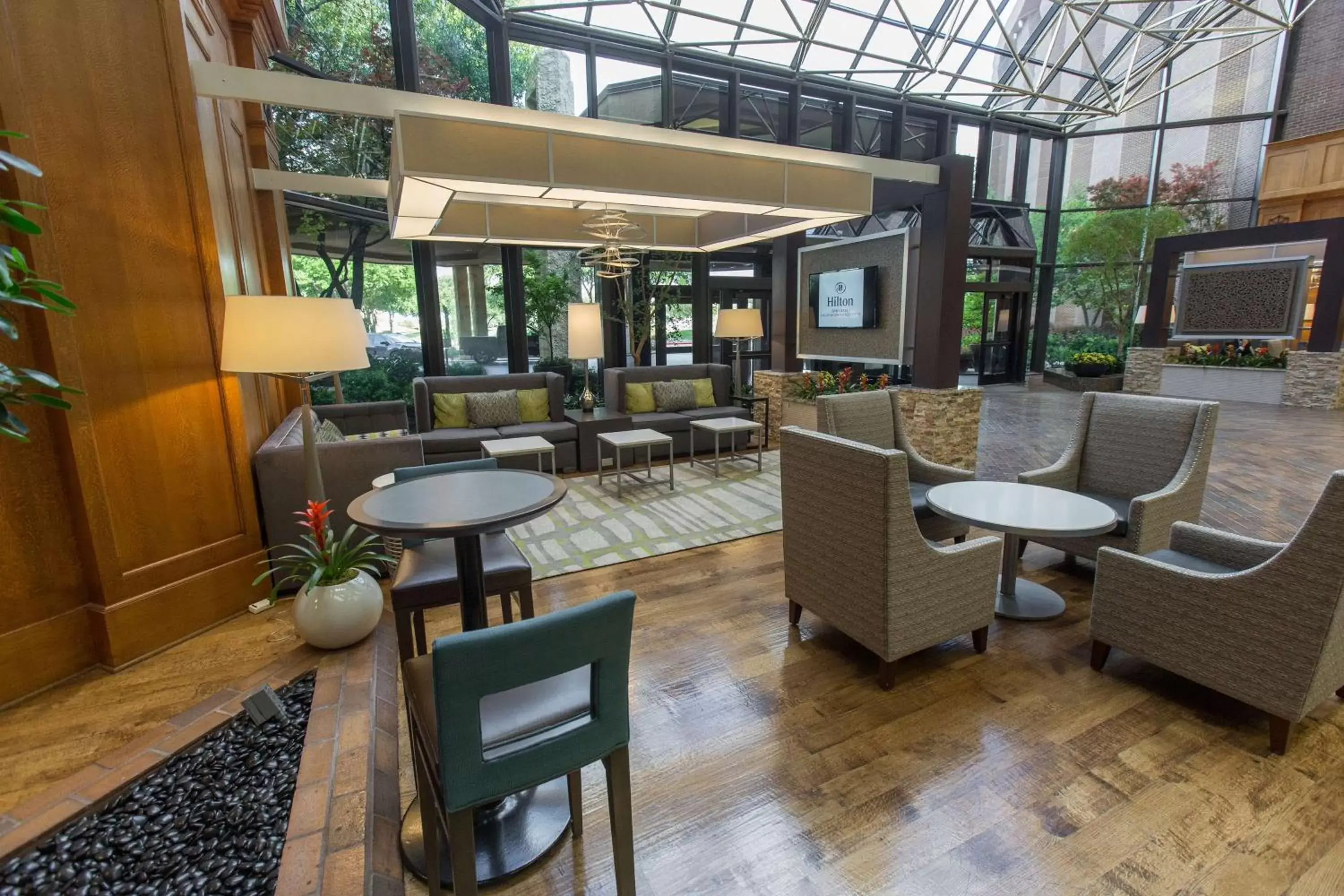 Lobby or reception, Lounge/Bar in Hilton DFW Lakes Executive Conference Center