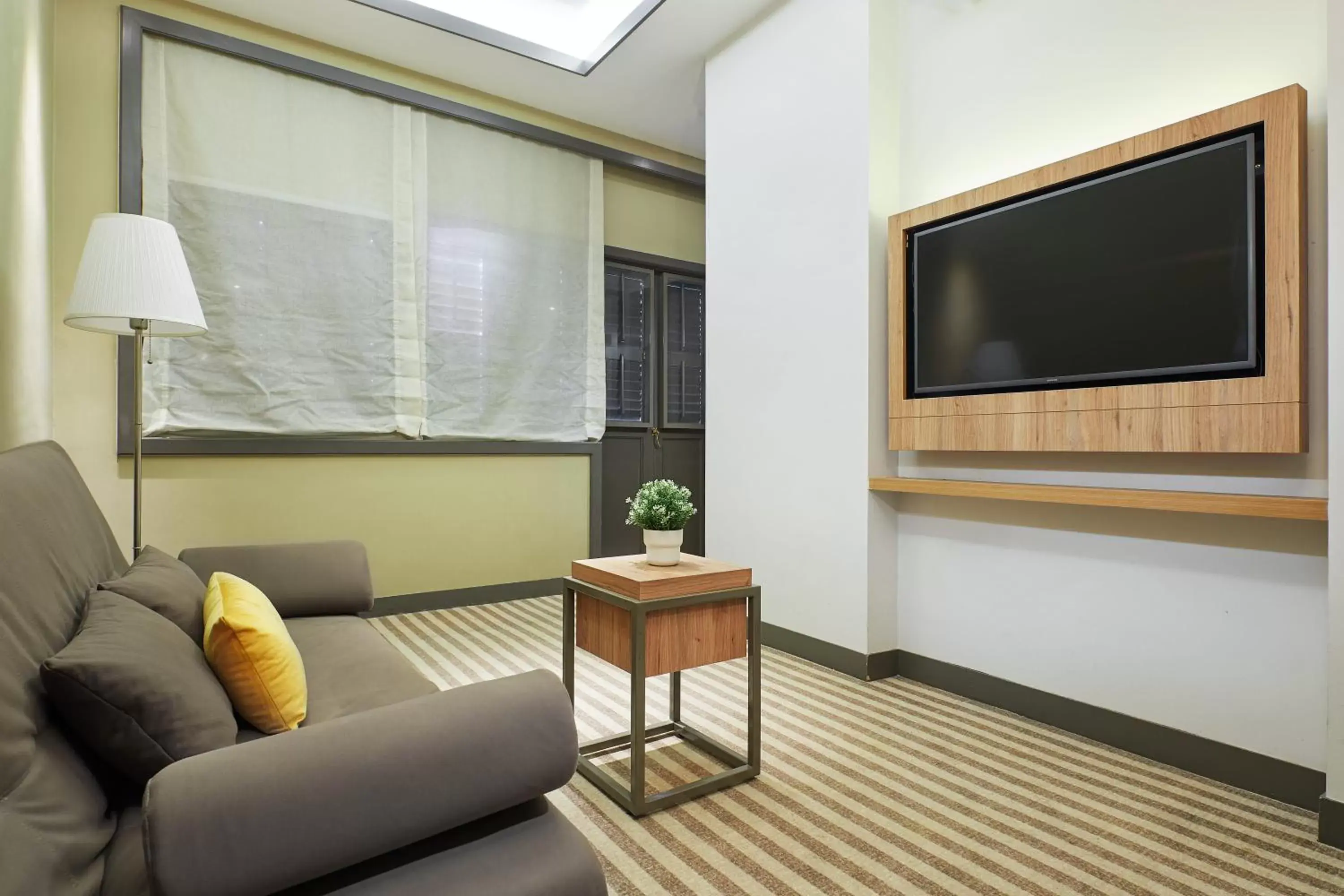 Living room in Dash Living Rochor Living room in Dash Living Rochor