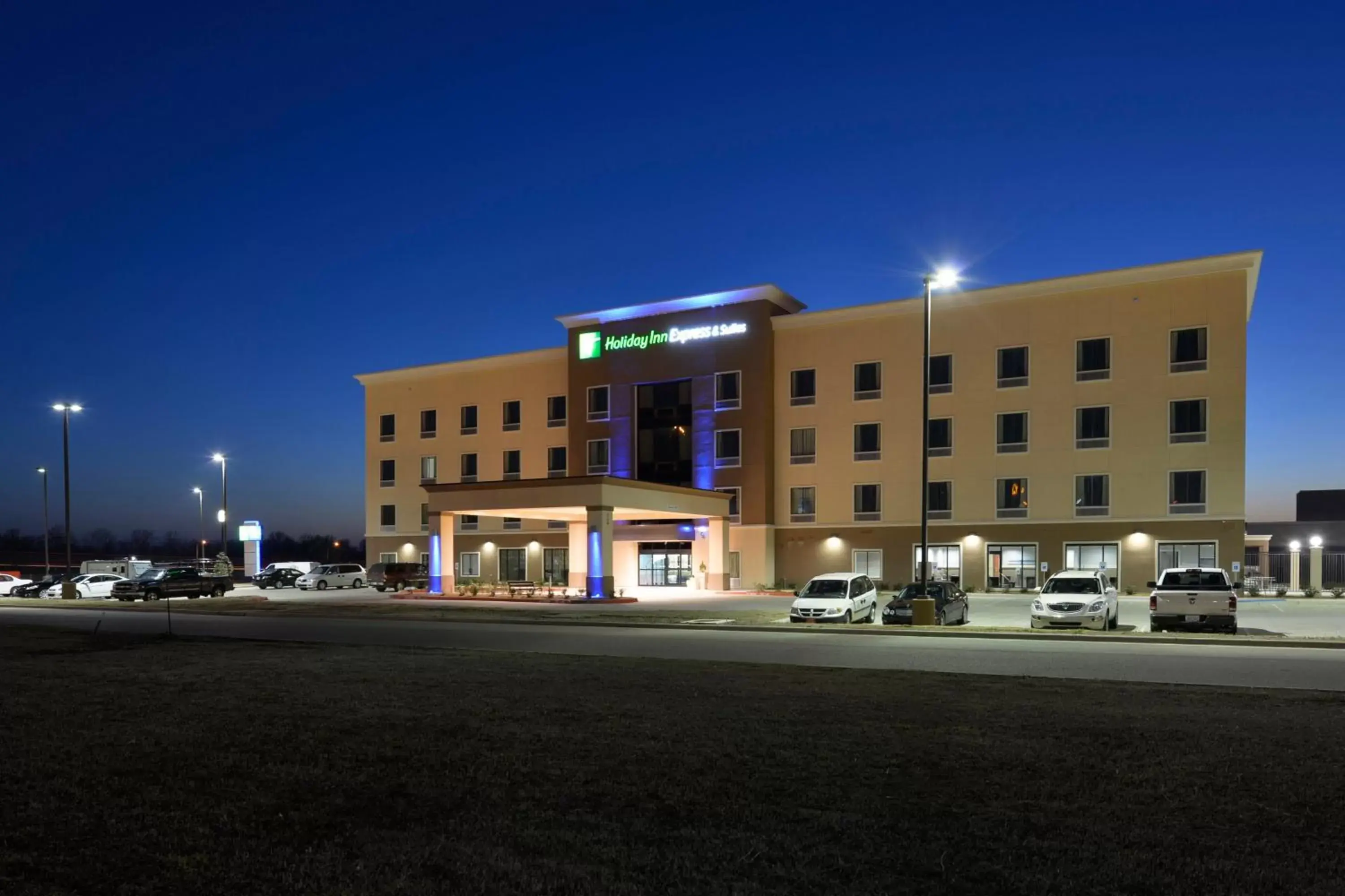 Property Building in Holiday Inn Express & Suites Forrest City, an IHG Hotel