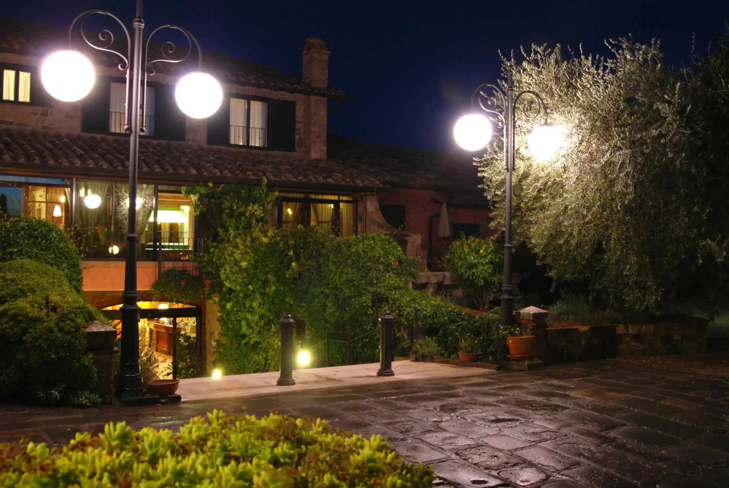 Facade/entrance, Property Building in Casanova - Wellness Center La Grotta Etrusca