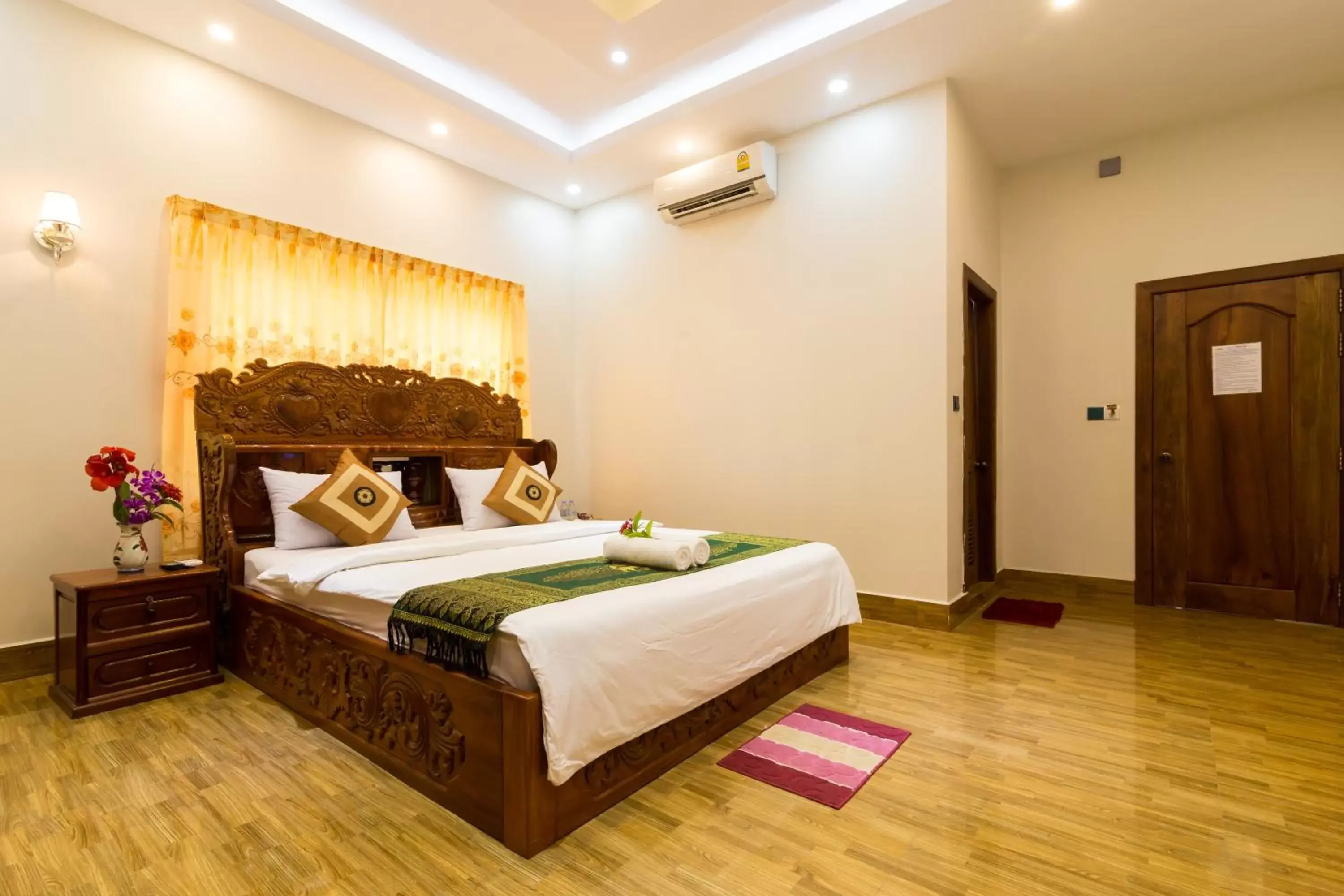 Deluxe King Room in Aniza Angkor Villa Deluxe King Room in Aniza Angkor Villa