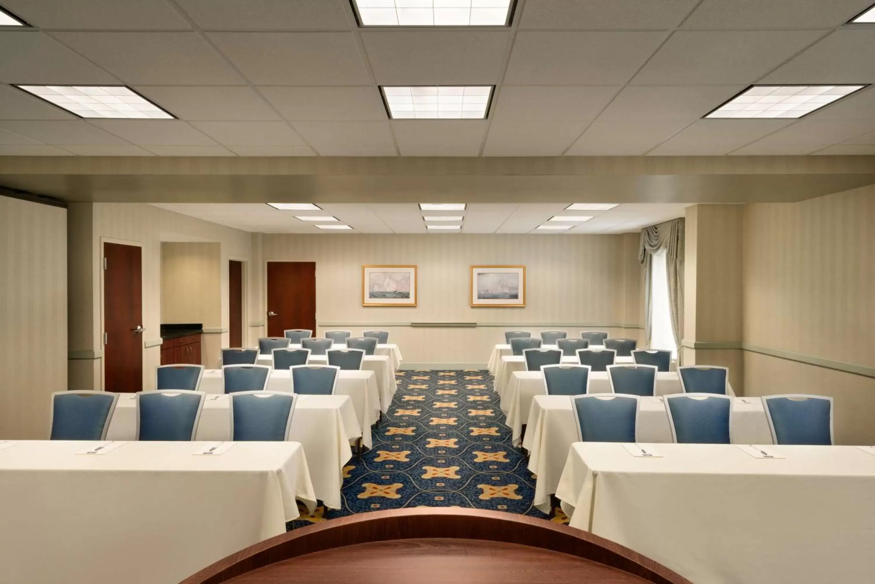 Meeting/conference room in Hampton Inn By Hilton And Suites Middletown, Ri
