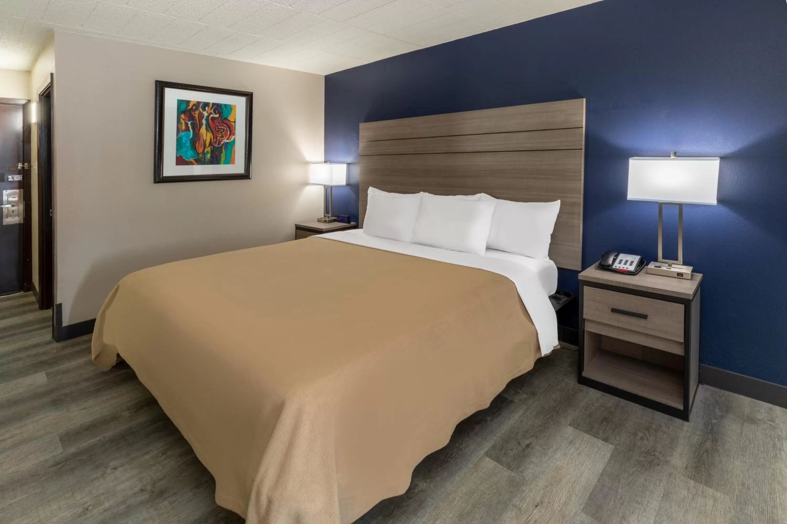 Bedroom, Bed in Baymont by Wyndham Laredo