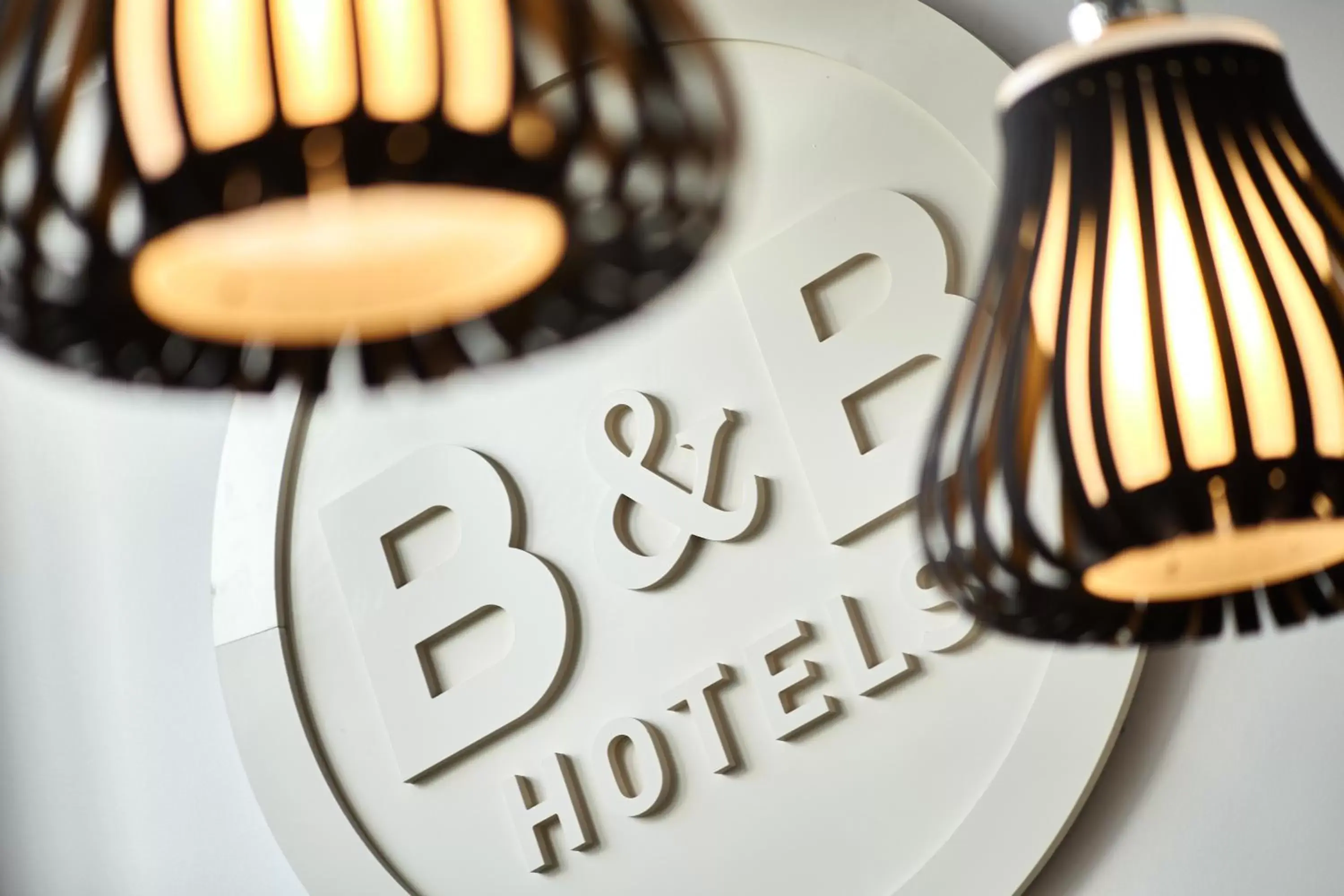 Logo/Certificate/Sign in B&B HOTEL Les Sables-d'Olonne Centre Gare