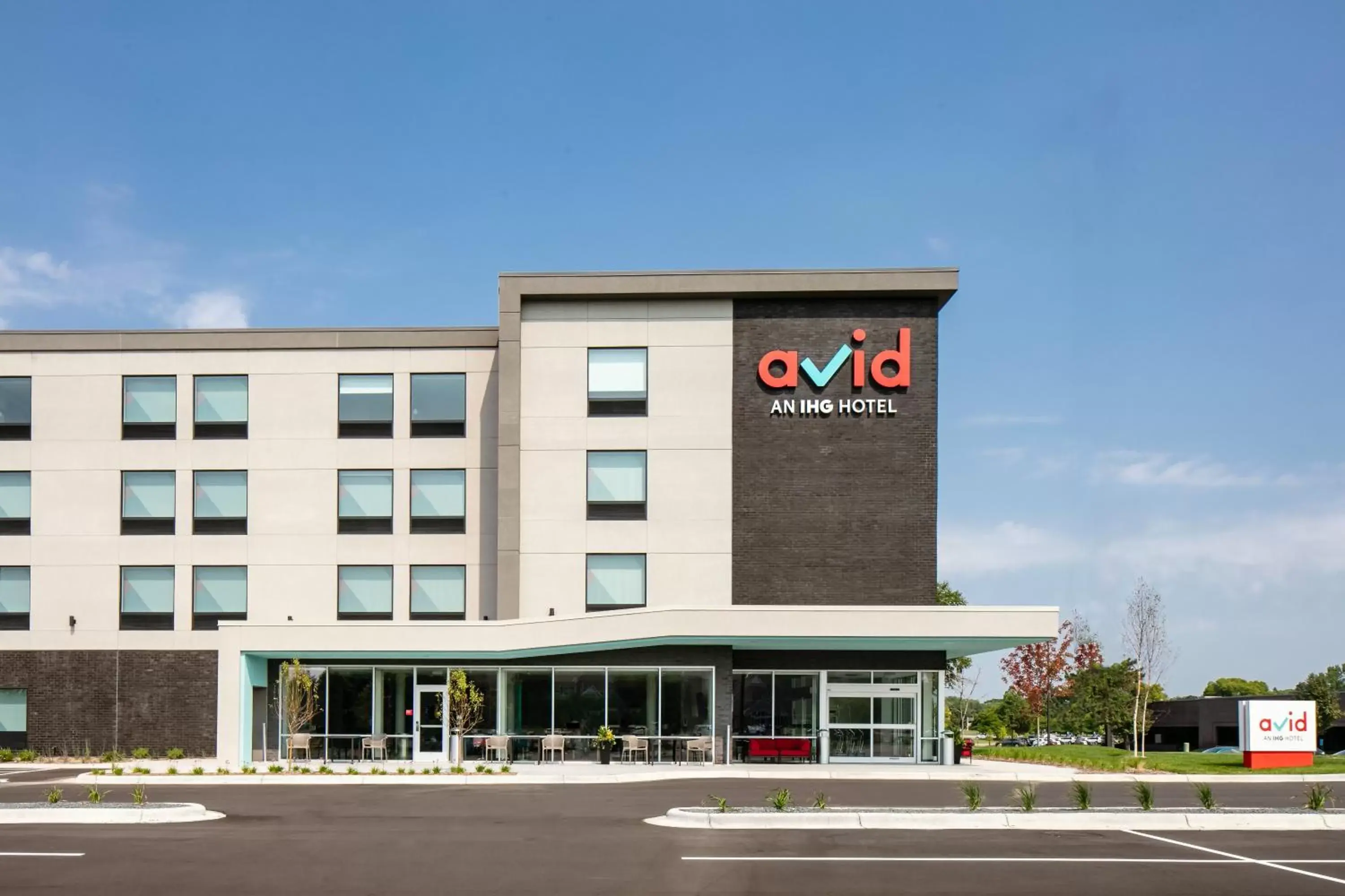 Property Building in Avid Hotels - Roseville - Minneapolis North, an IHG Hotel