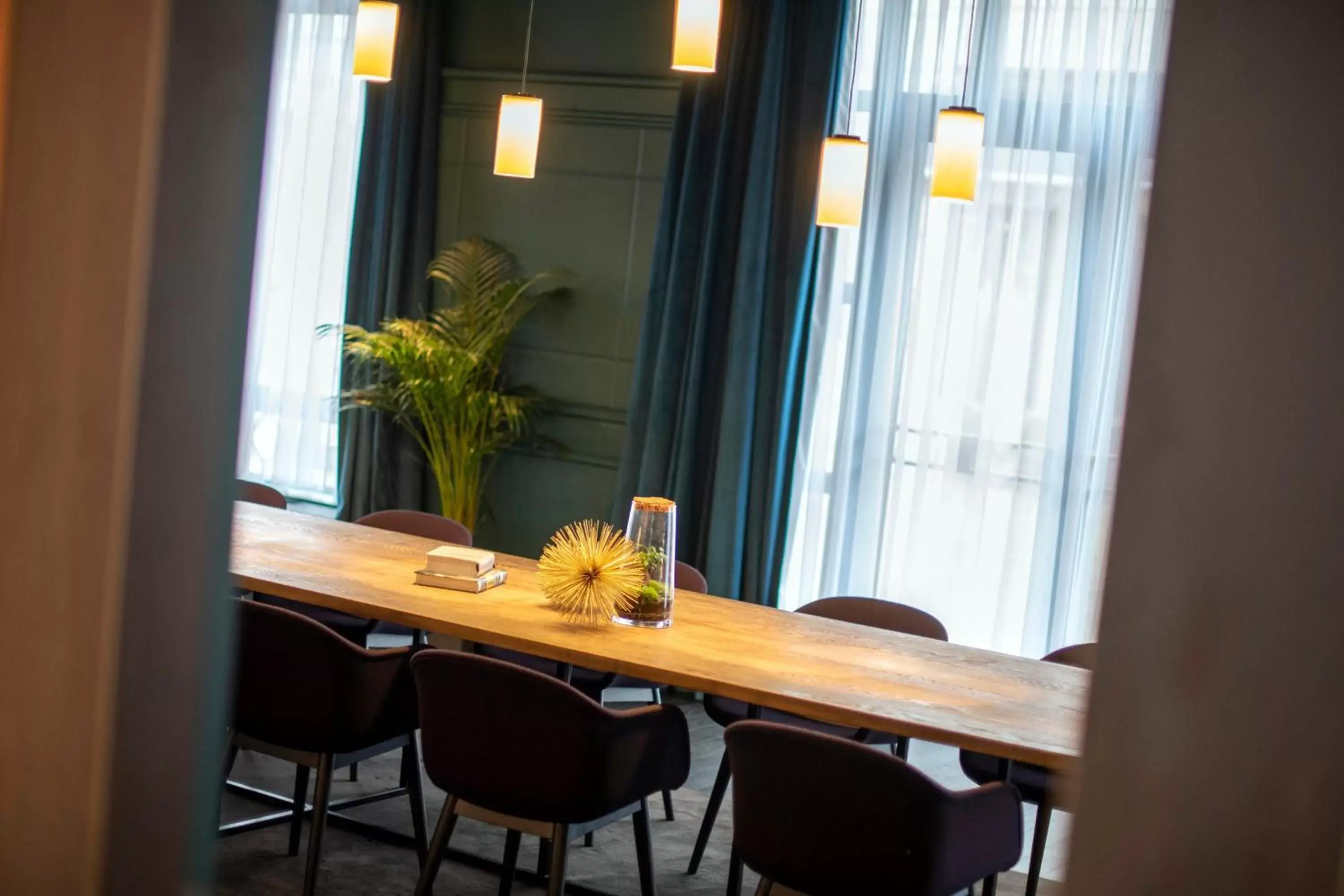 Meeting/conference room, Dining Area in Renaissance Brussels Hotel