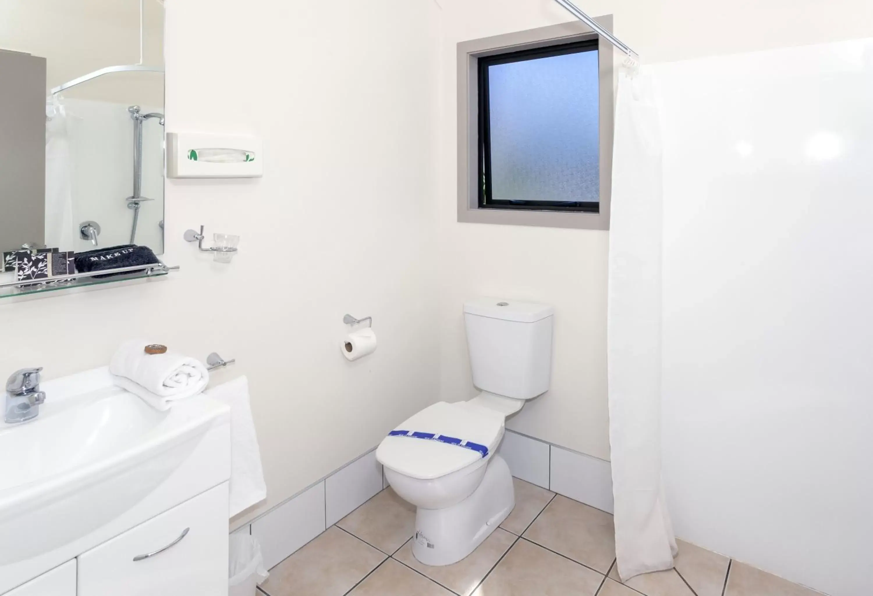 Toilet, Bathroom in Tairua Shores Motel