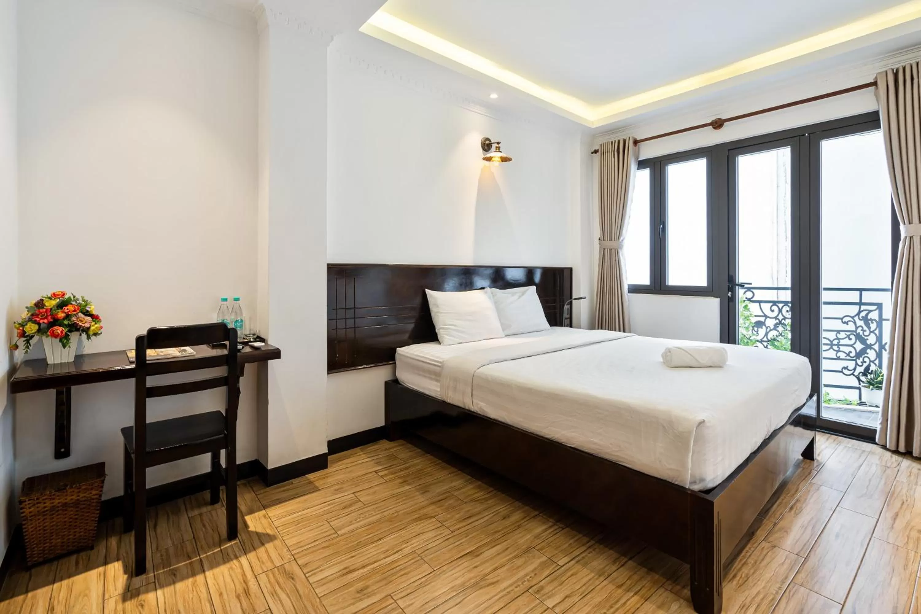 Photo of the whole room, Bed in Lotus Laverne Hotel