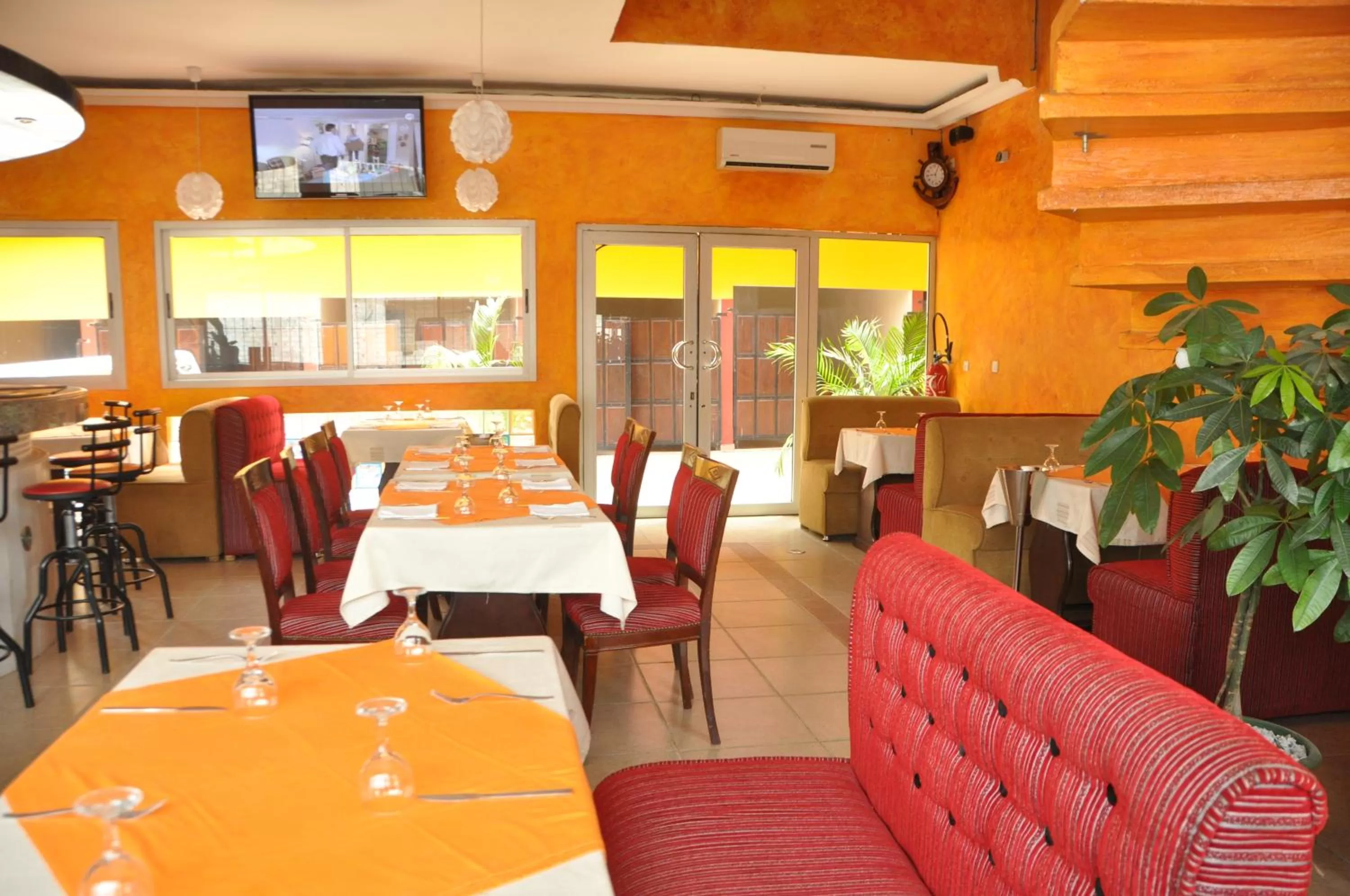 Restaurant/places to eat in Cypa Hotel