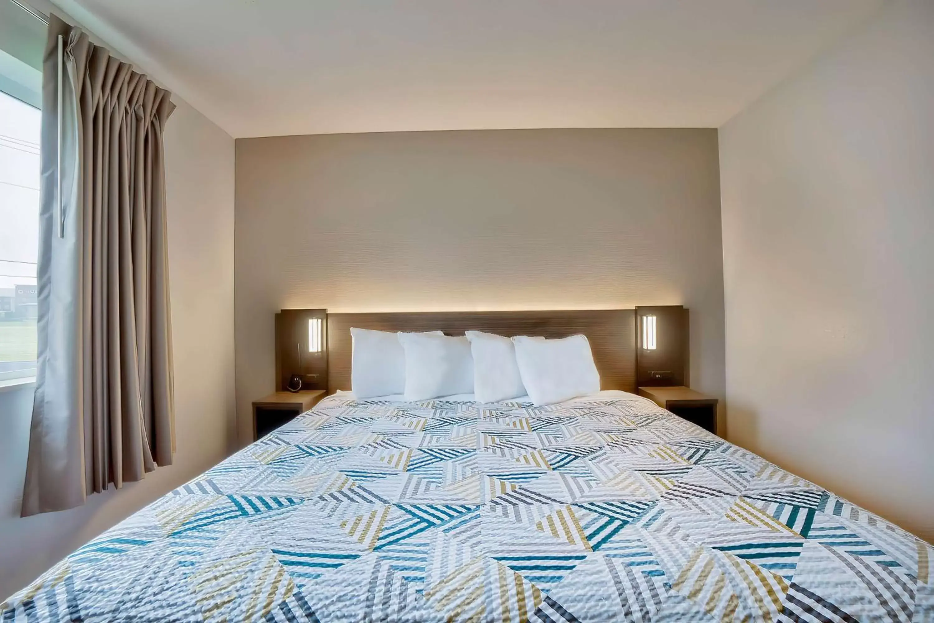 Bedroom, Bed in Motel 6-Denison, TX Bedroom, Bed in Motel 6-Denison, TX