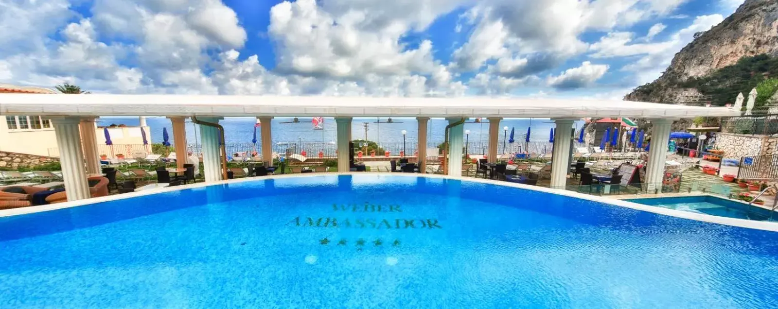 Swimming pool in Hotel Weber Ambassador Swimming pool in Hotel Weber Ambassador