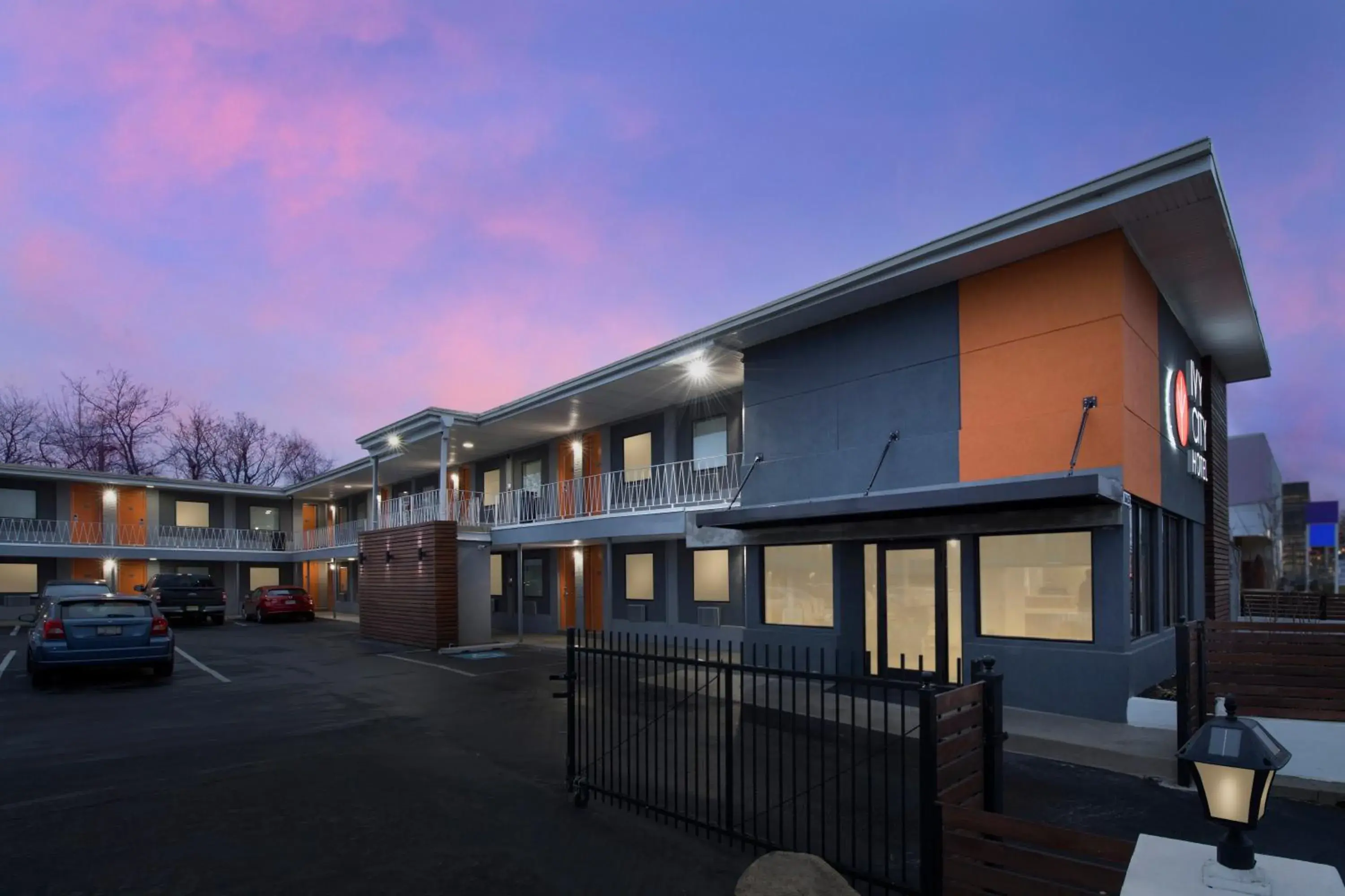 Facade/entrance in Ivy City Hotel Facade/entrance in Ivy City Hotel