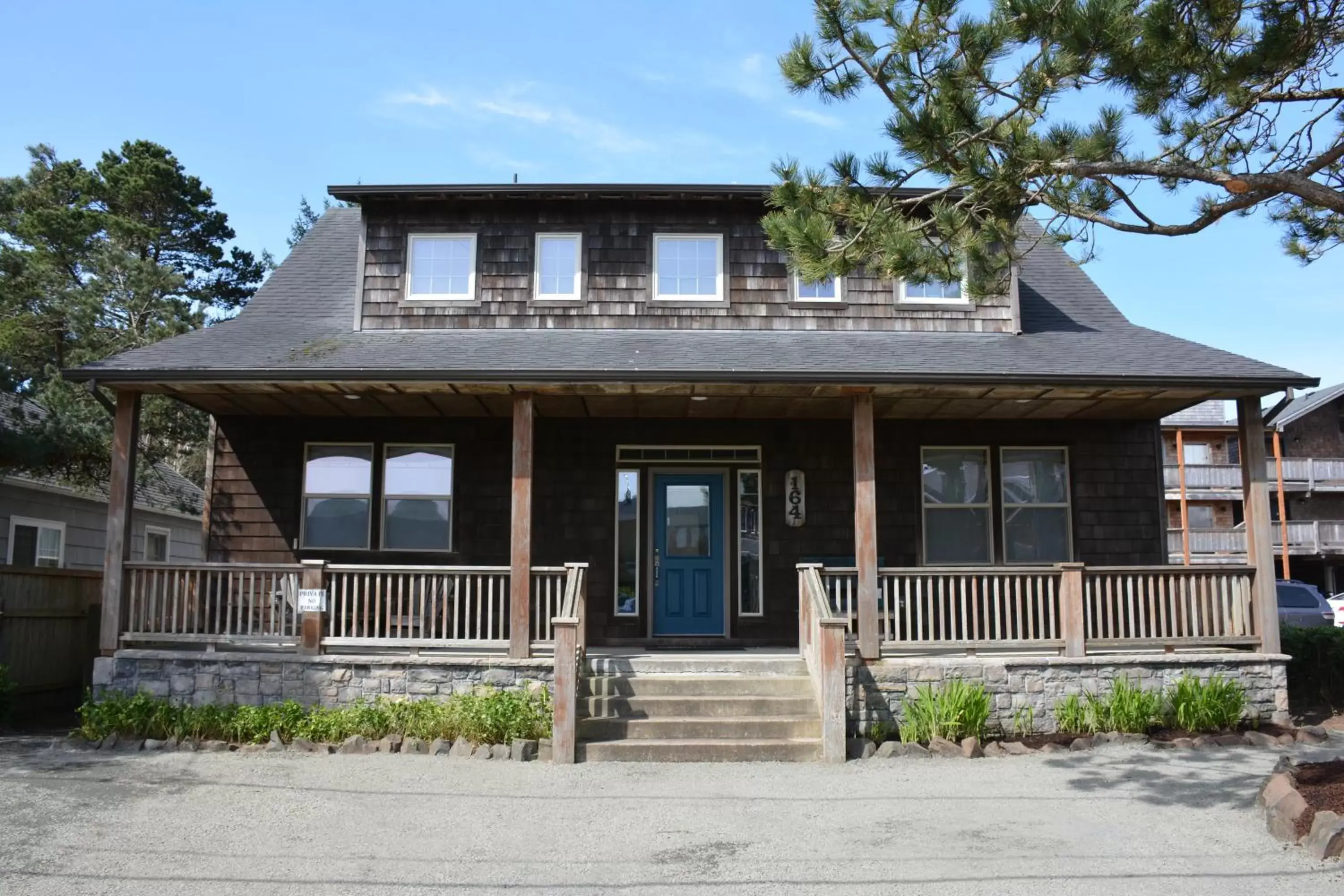 Whispering Dunes Five-Bedroom House in The Waves Whispering Dunes Five-Bedroom House in The Waves