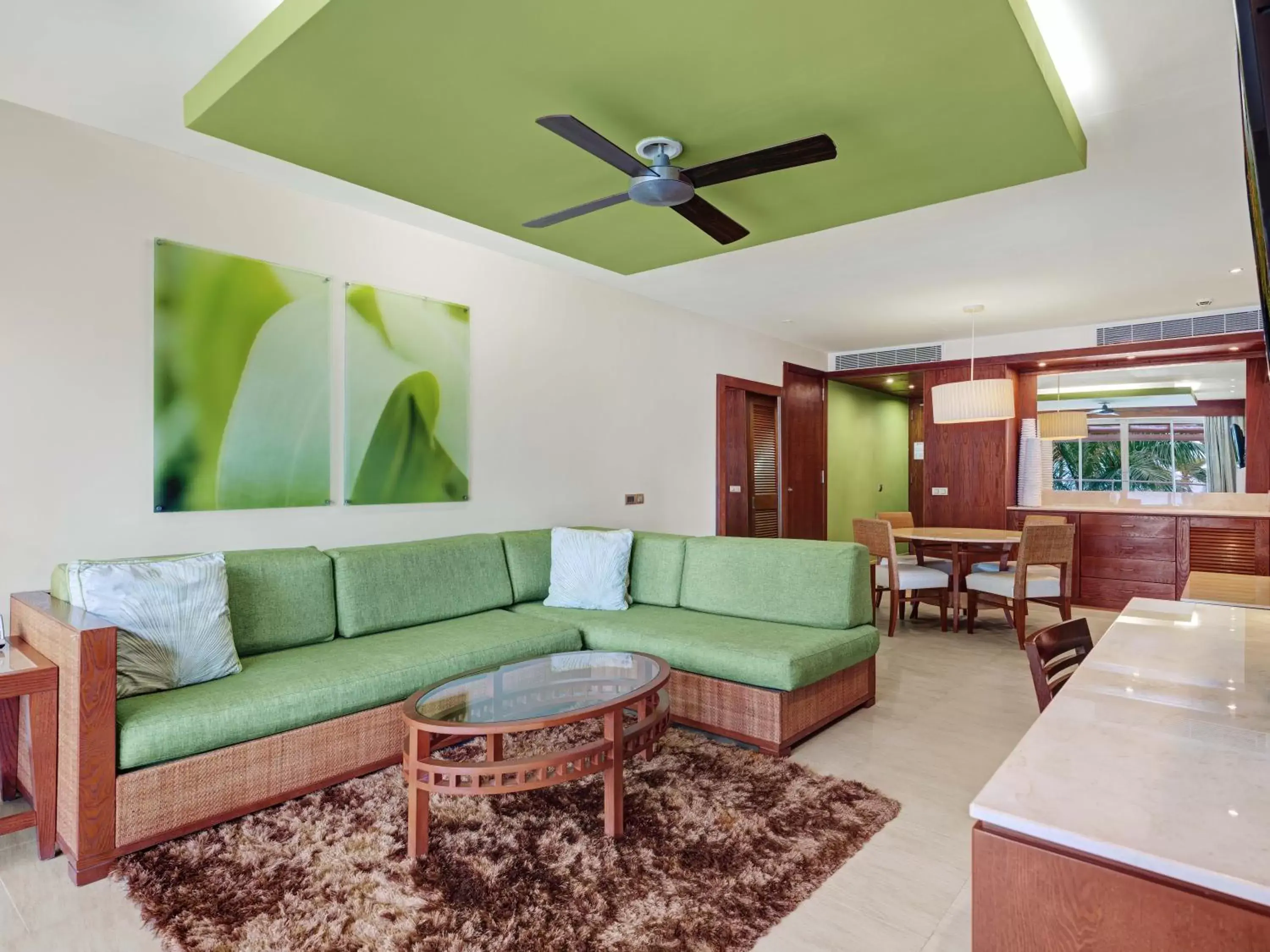 Photo of the whole room, Seating Area in Barceló Bávaro Palace All Inclusive