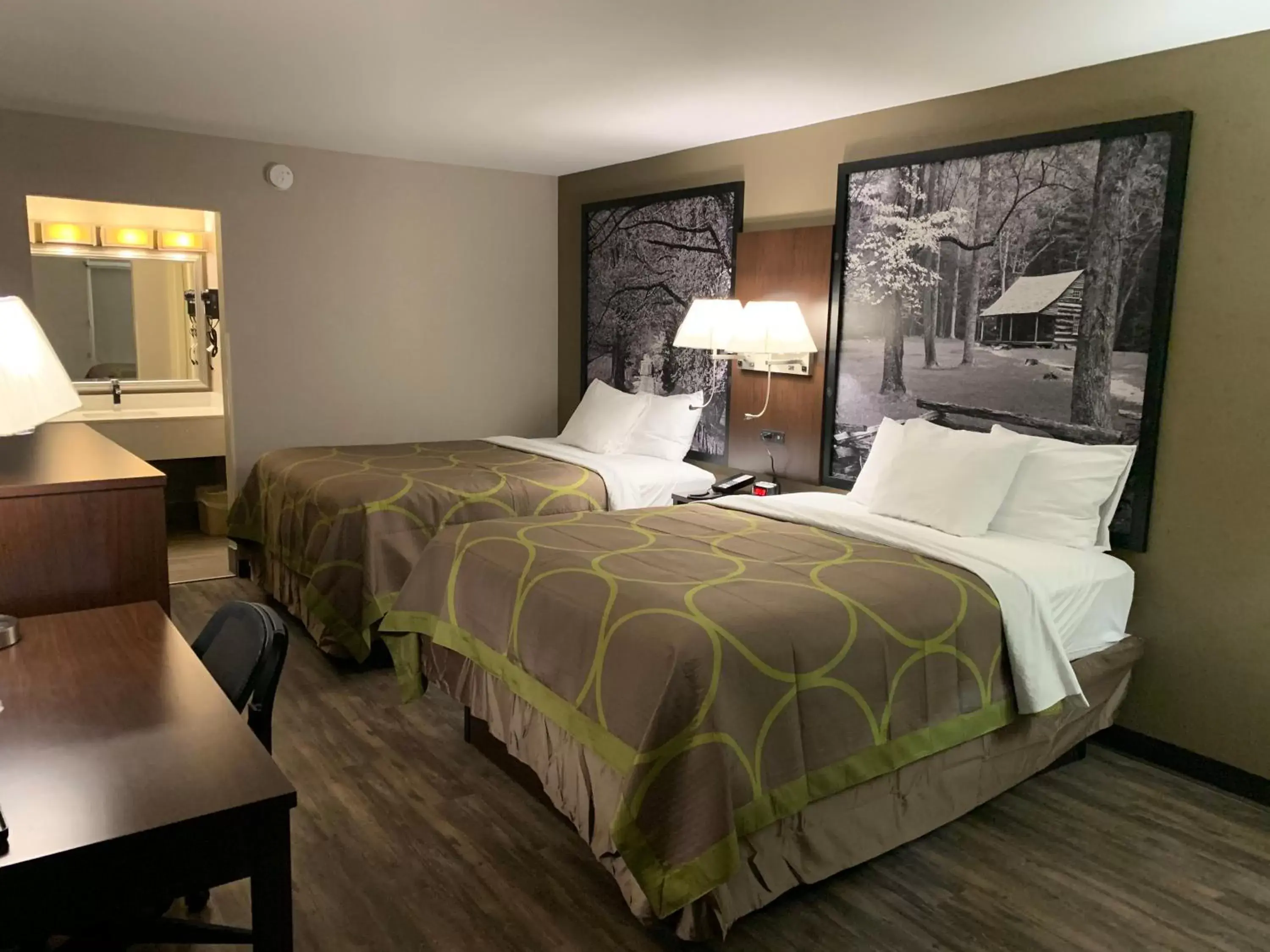 Bed in Super 8 by Wyndham Cookeville, TN Bed in Super 8 by Wyndham Cookeville, TN