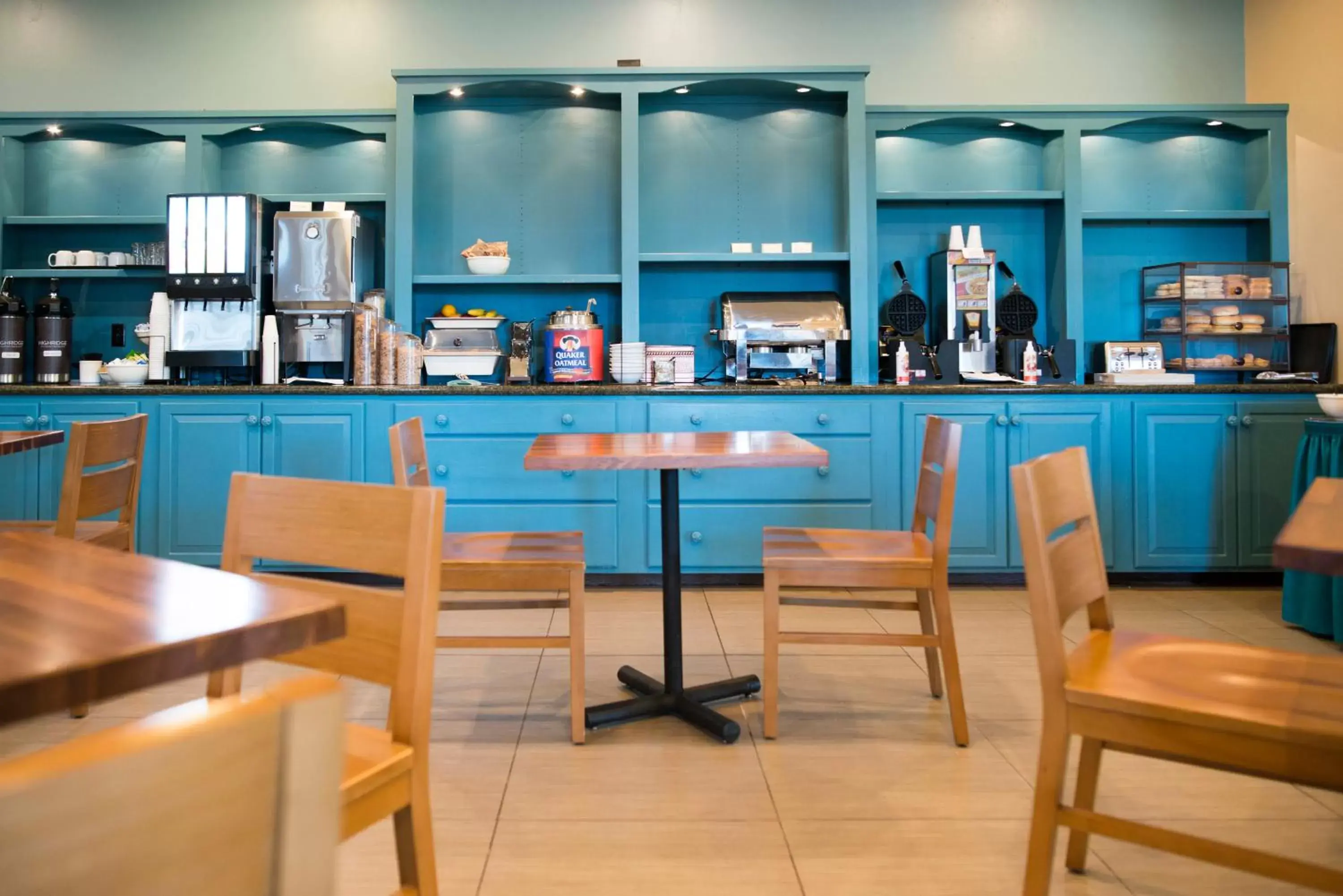 Continental breakfast, Restaurant/Places to Eat in Country Inn & Suites by Radisson, Effingham, IL