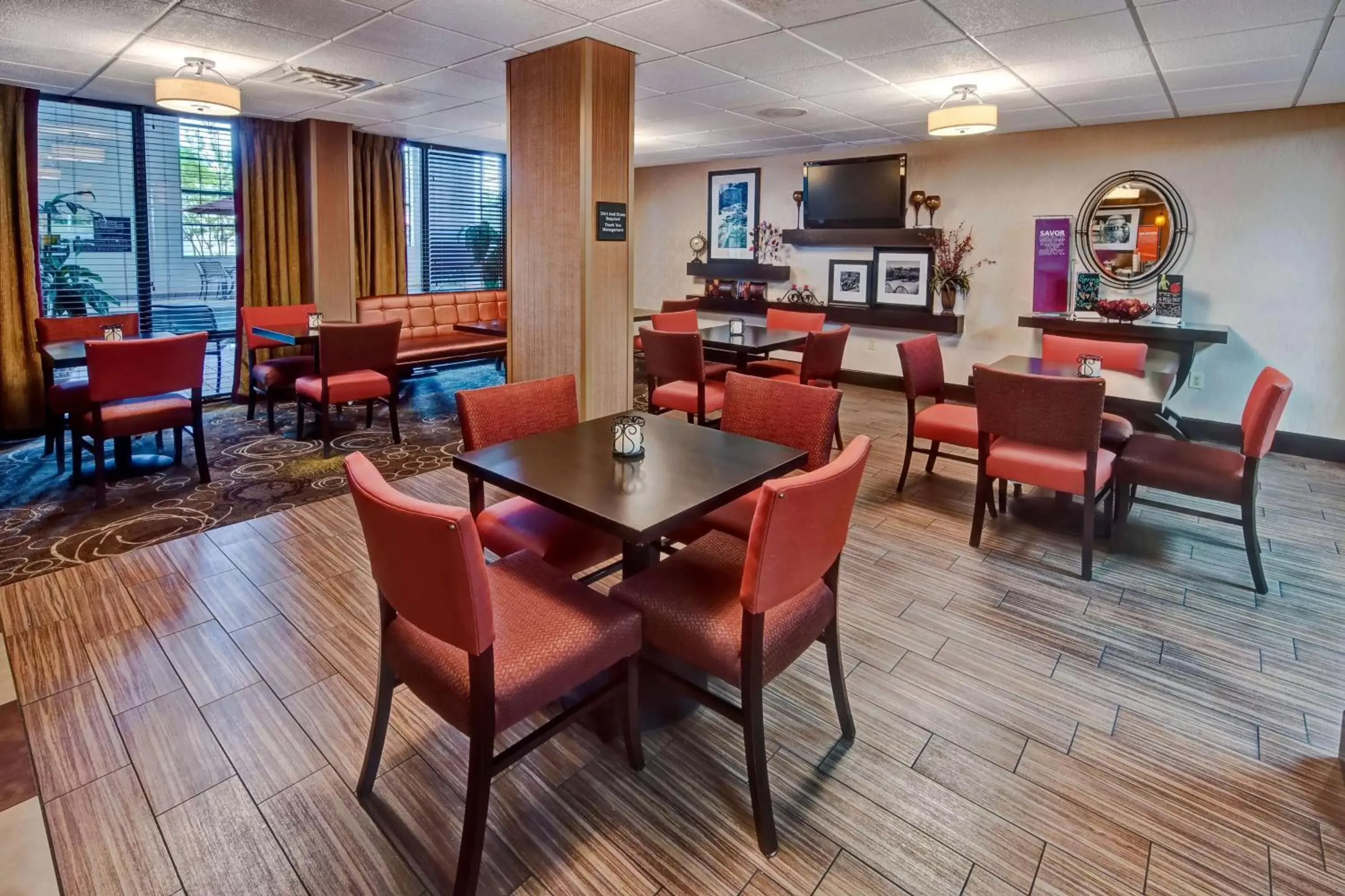 Dining area, Restaurant/Places to Eat in Hampton Inn Clarksville