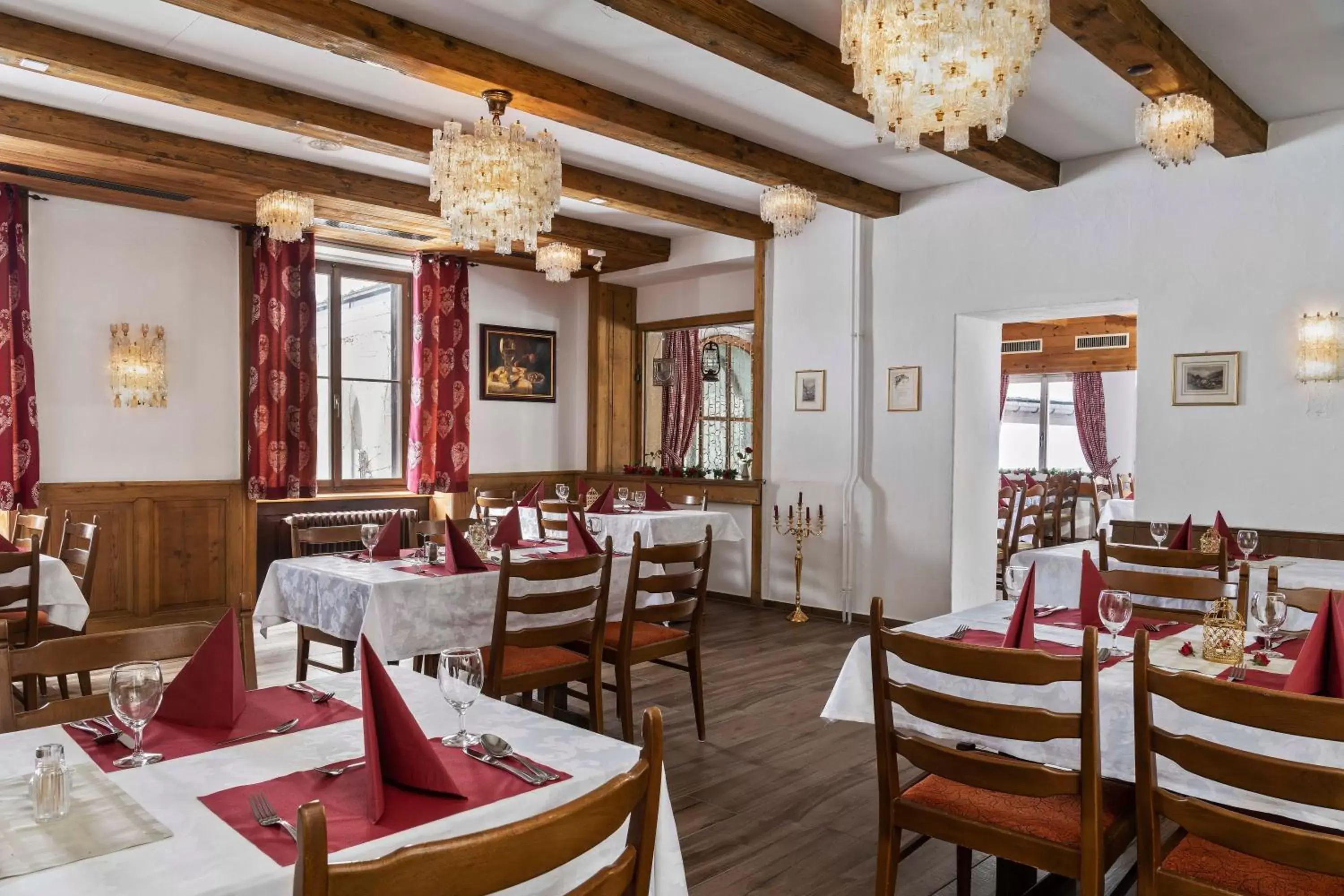 Restaurant/Places to Eat in Hotel Bad Serneus