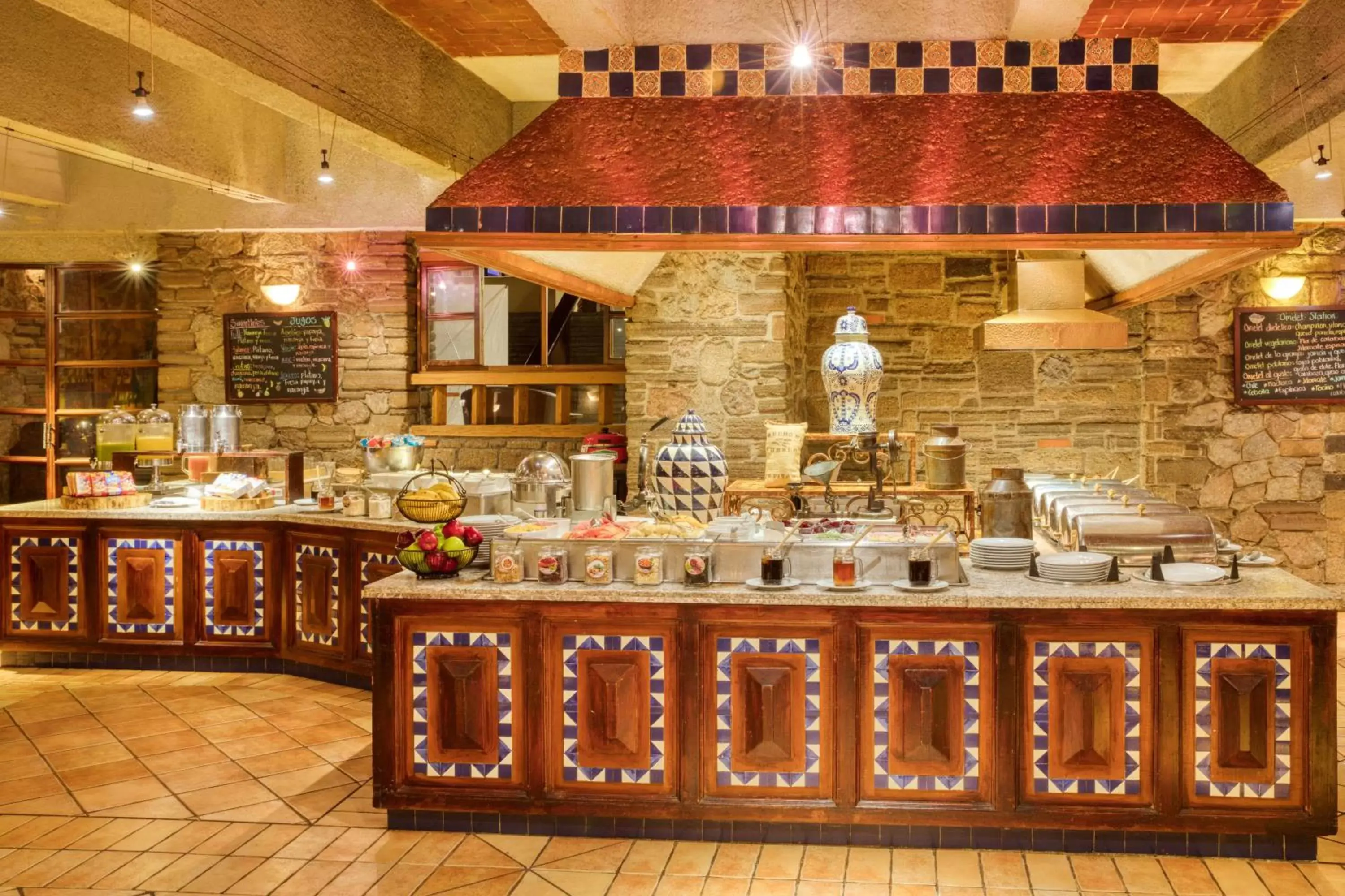 Restaurant/places to eat in Marriott Puebla Hotel Meson del Angel