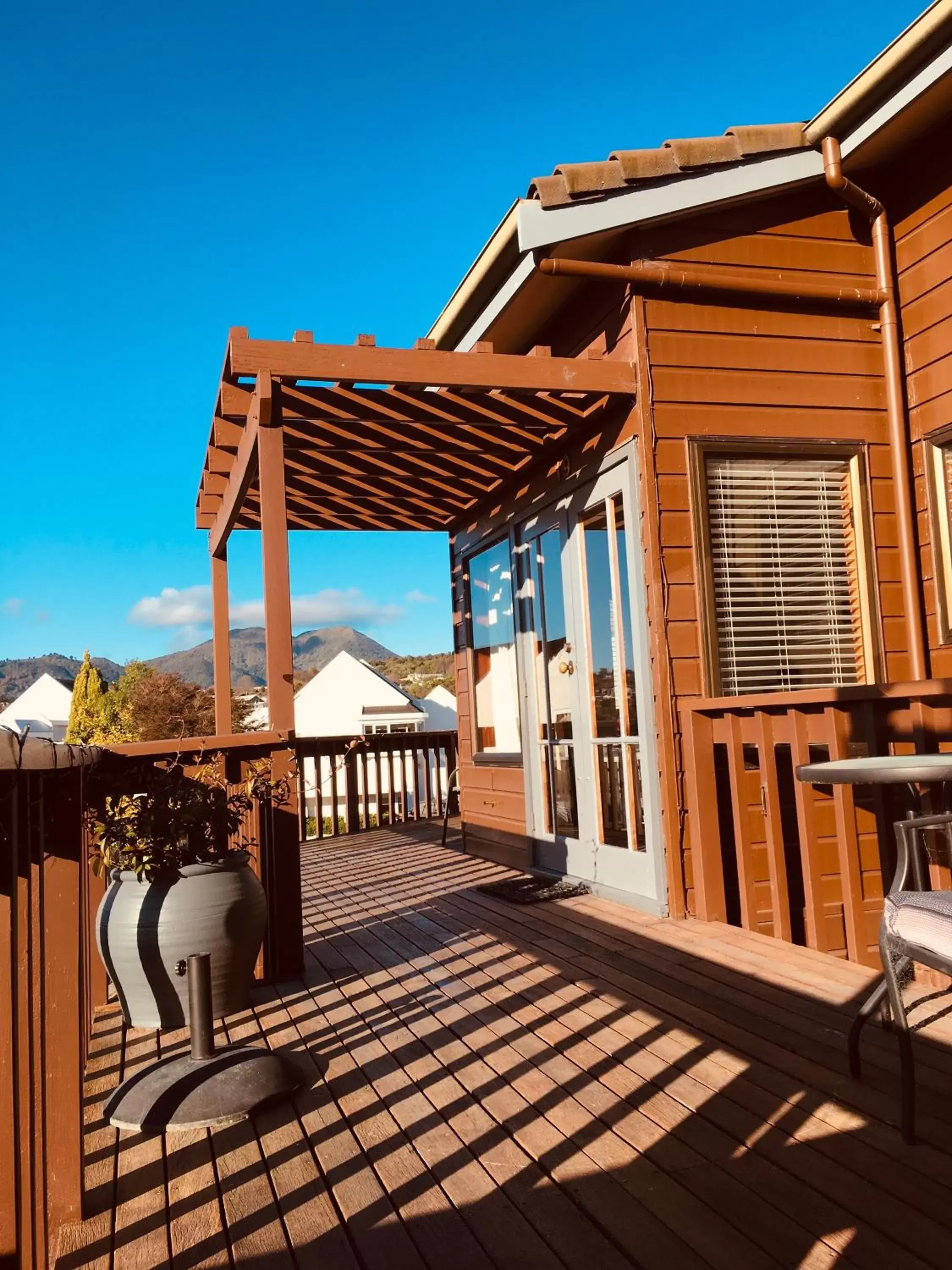 Patio in Cascades Lakefront Motel