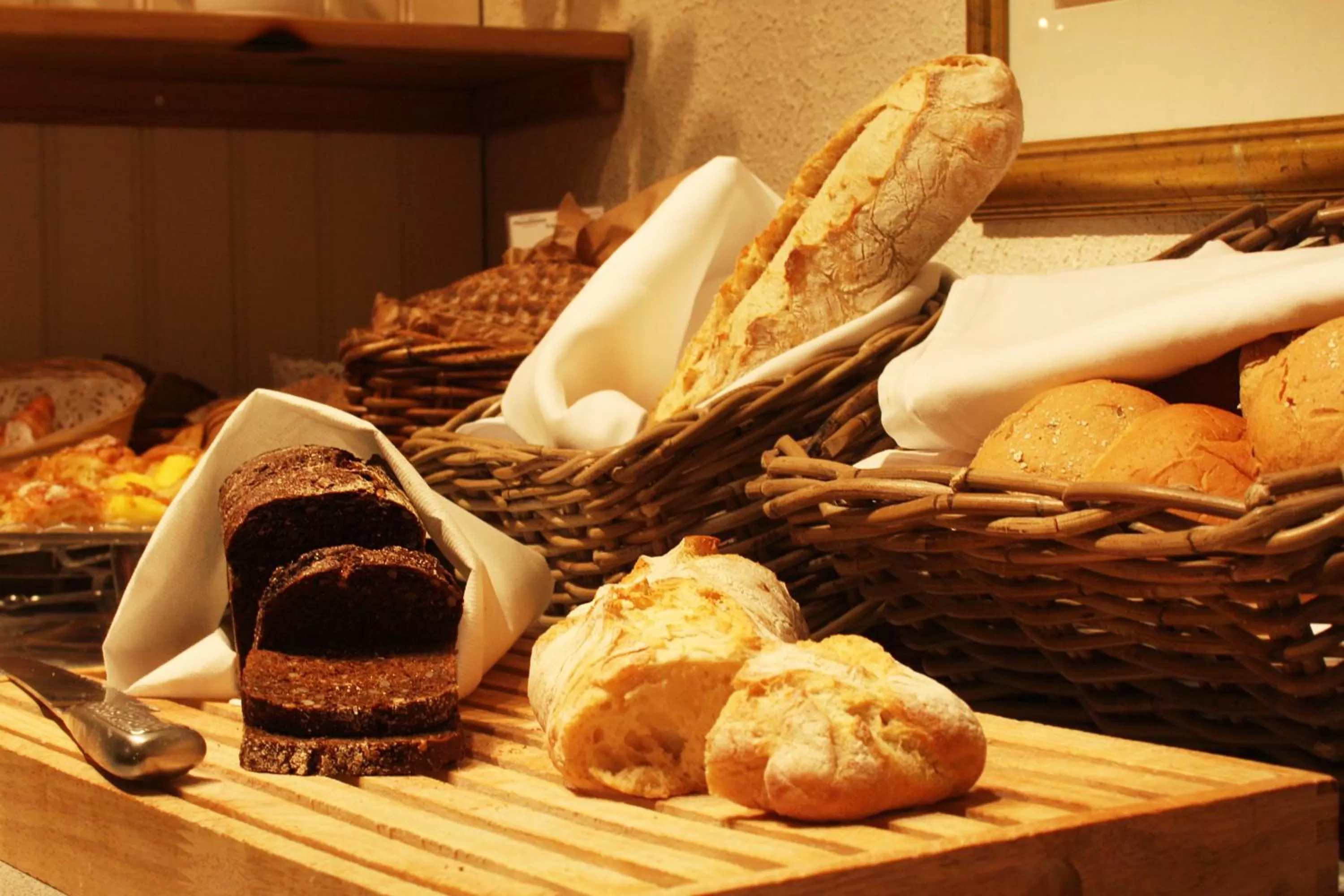 Food and drinks in Best Western Plaza Hotel