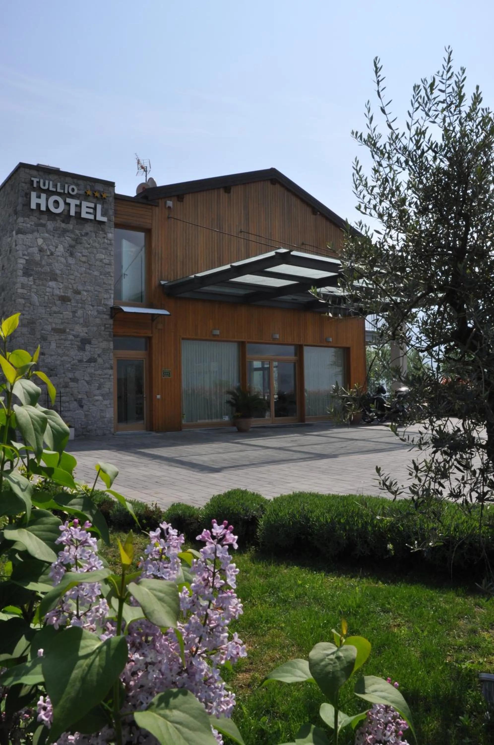 Facade/entrance in Tullio Hotel