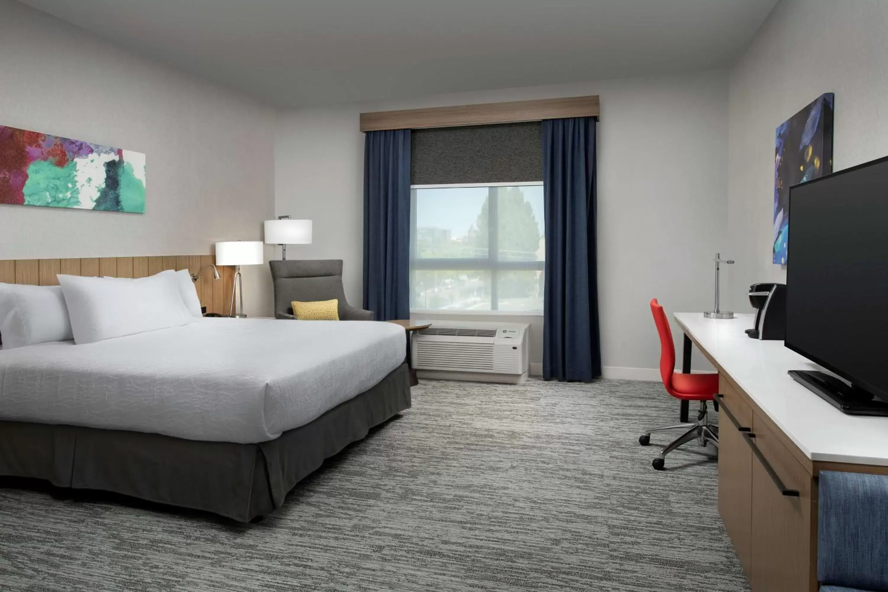 Bedroom in Hilton Garden Inn San Jose Airport