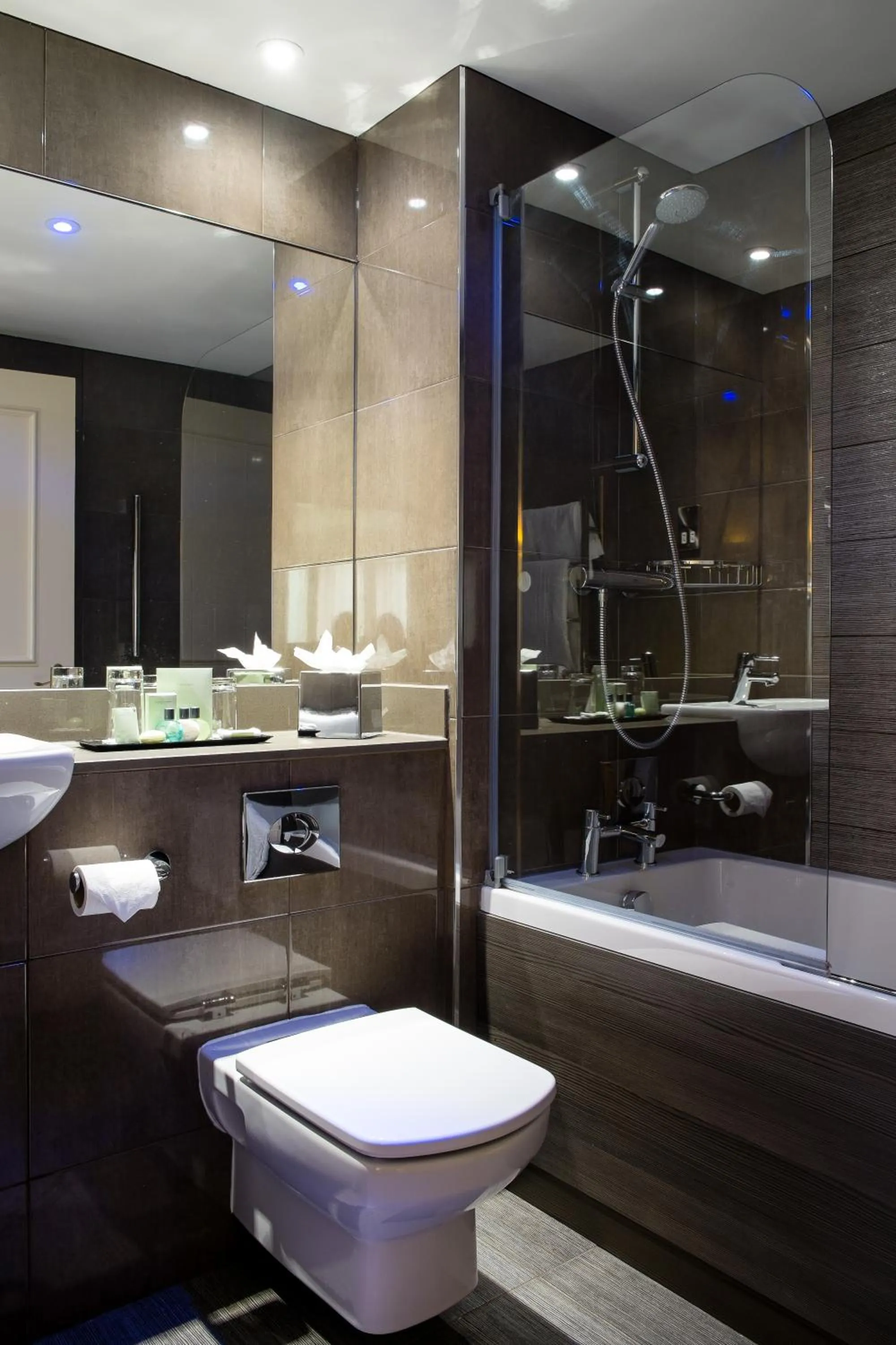 Bathroom in Lea Marston Hotel