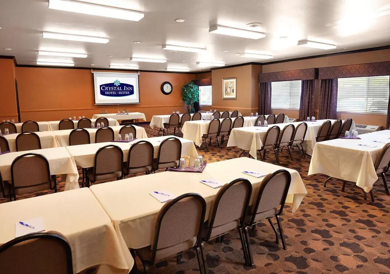 Meeting/conference room in Crystal Inn Hotel & Suites - Midvalley