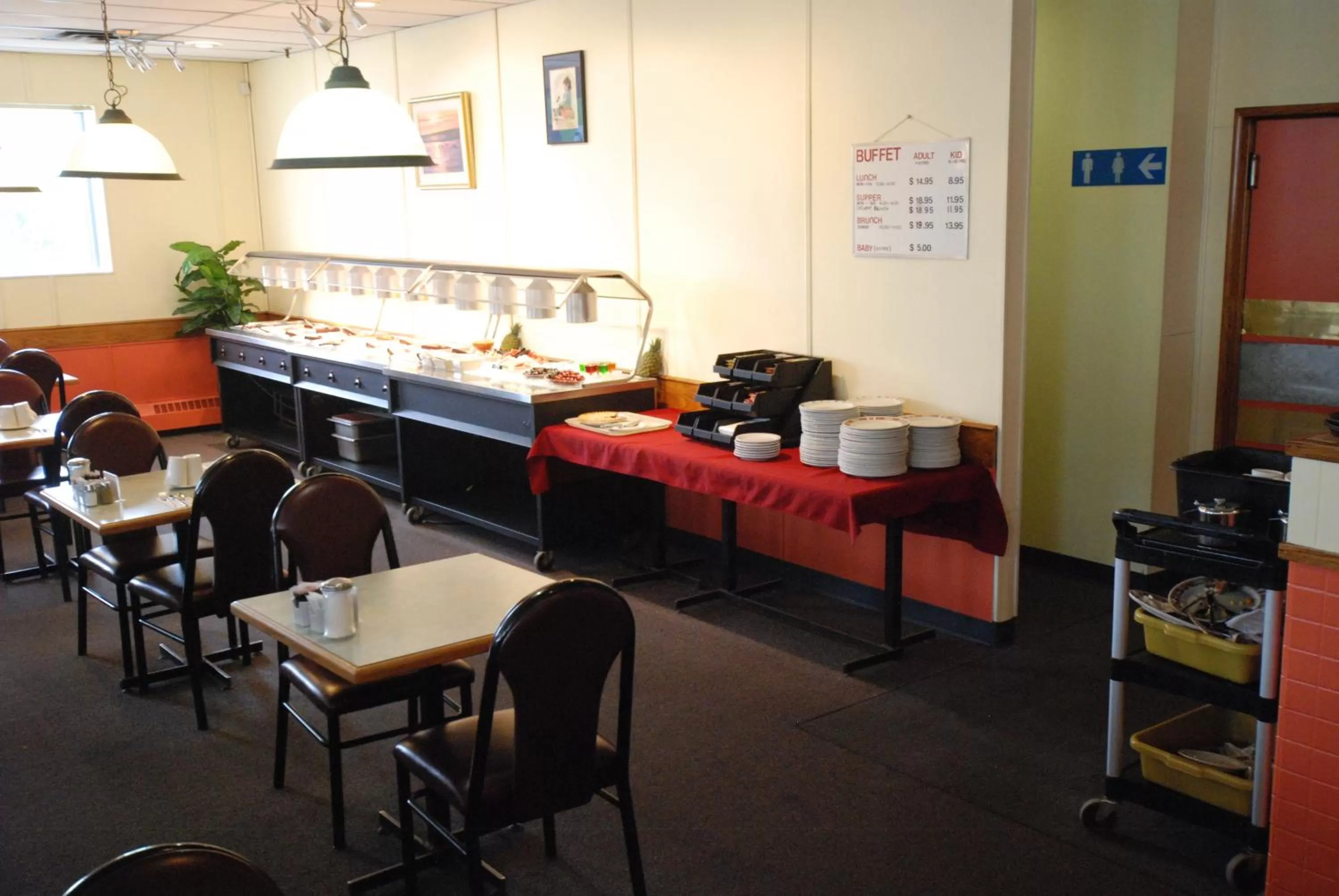 Restaurant/places to eat in Discovery Inn