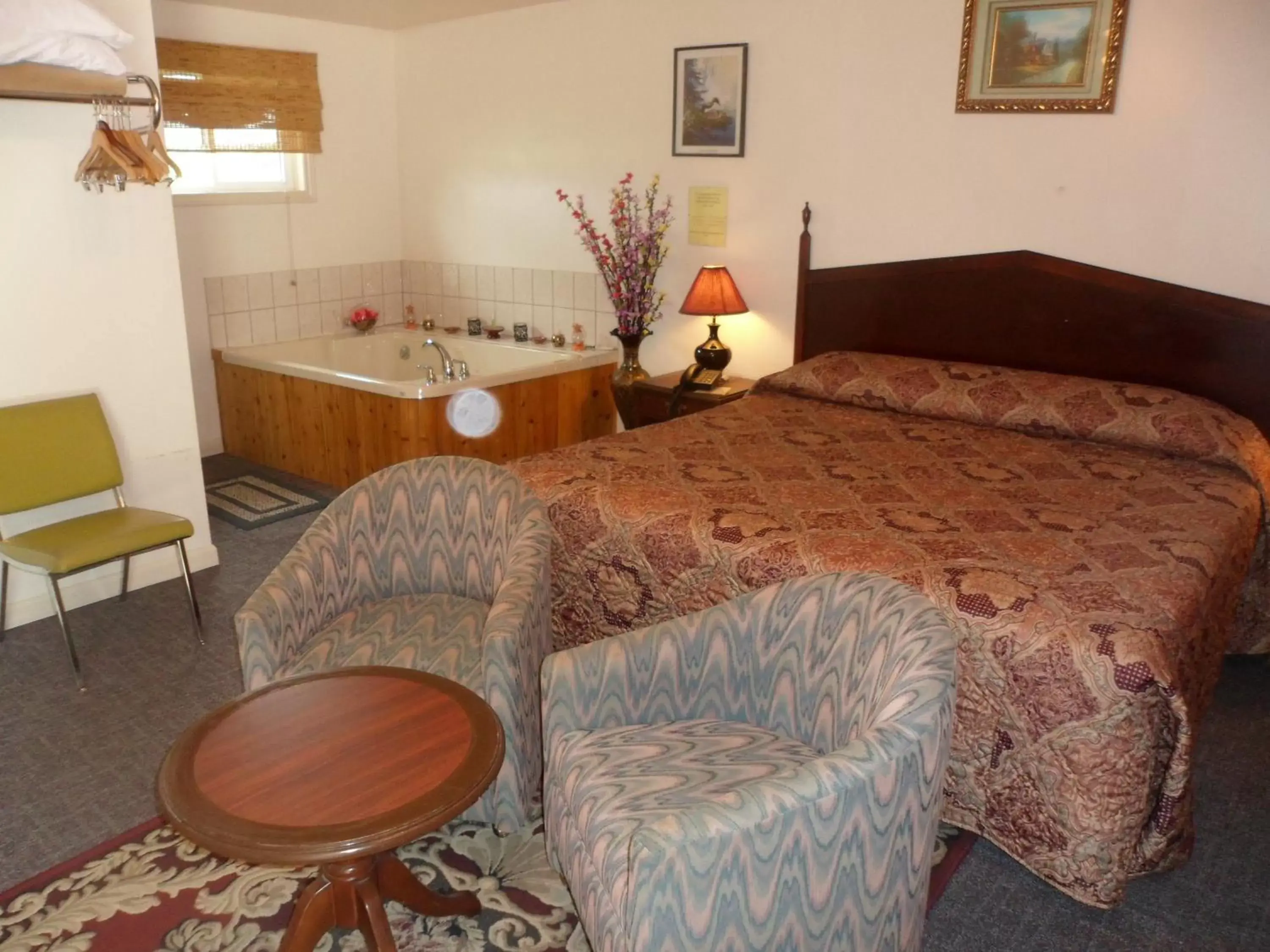 Photo of the whole room in The Silver Birch Motel