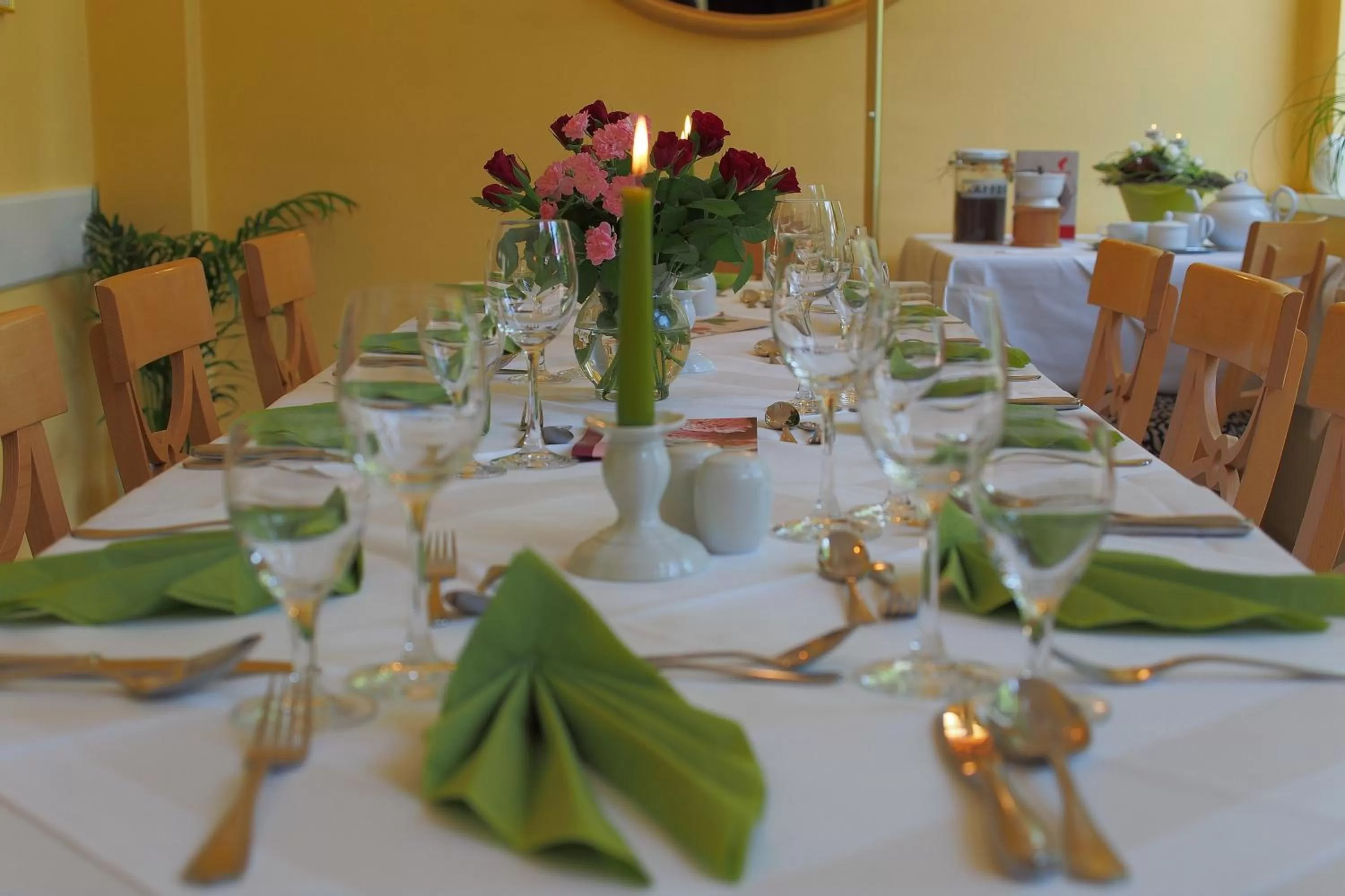 Restaurant/places to eat in Hotel Schlossvilla Derenburg