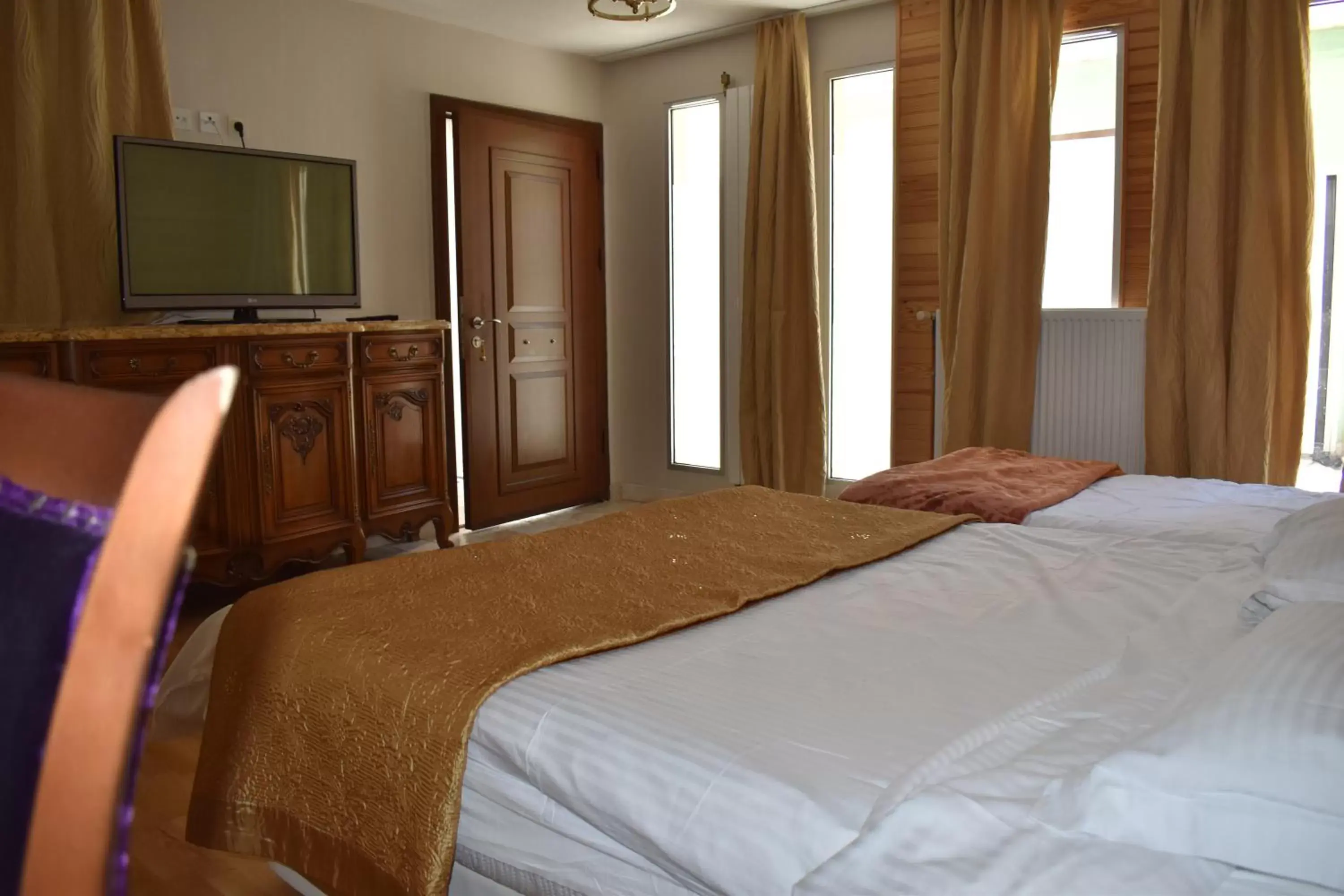 Facility for disabled guests, Bed in Hôtel Le Sauvage