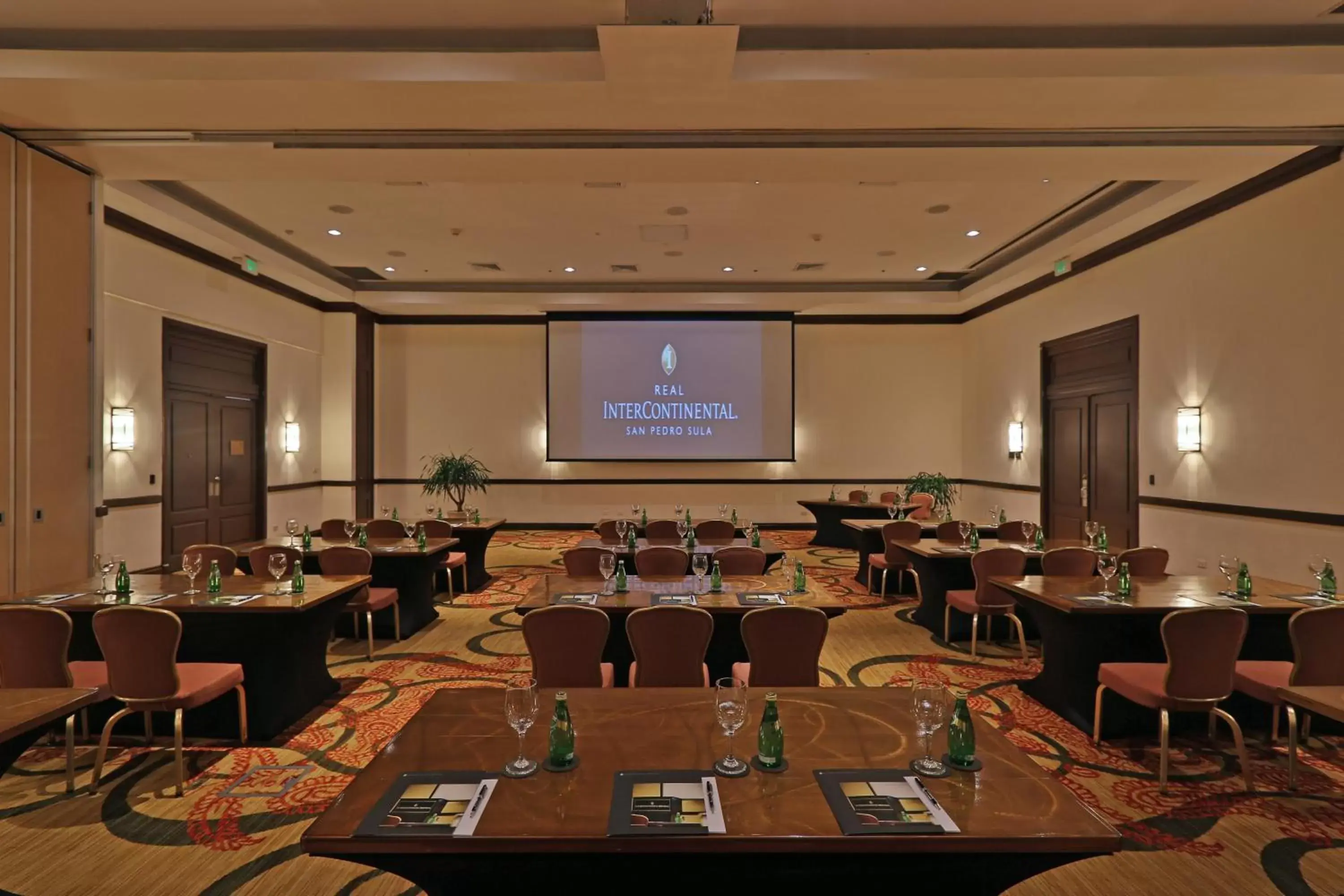 Meeting/conference room in Hotel Real InterContinental San Pedro Sula, an IHG Hotel