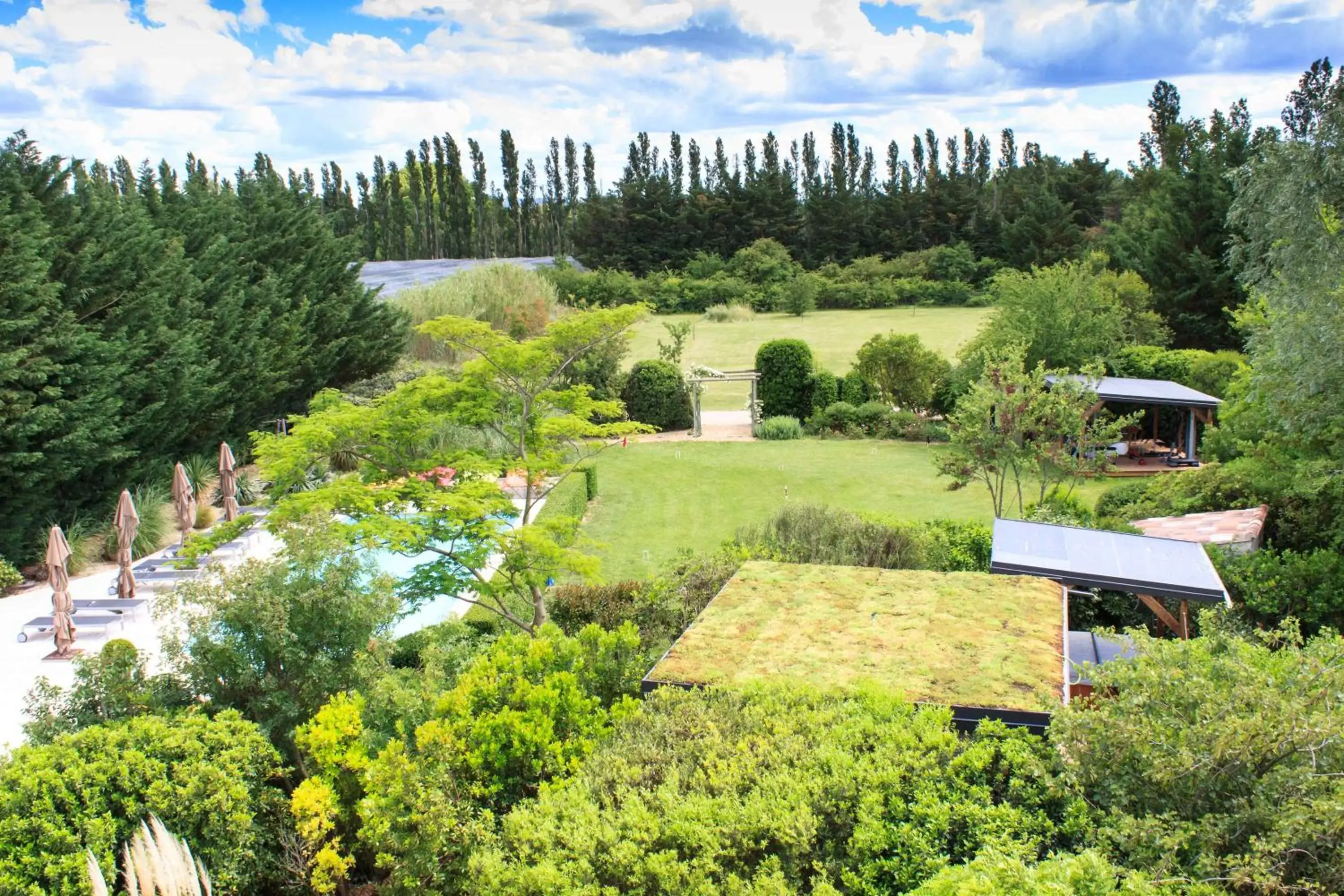 Garden in Les Carmes and spa