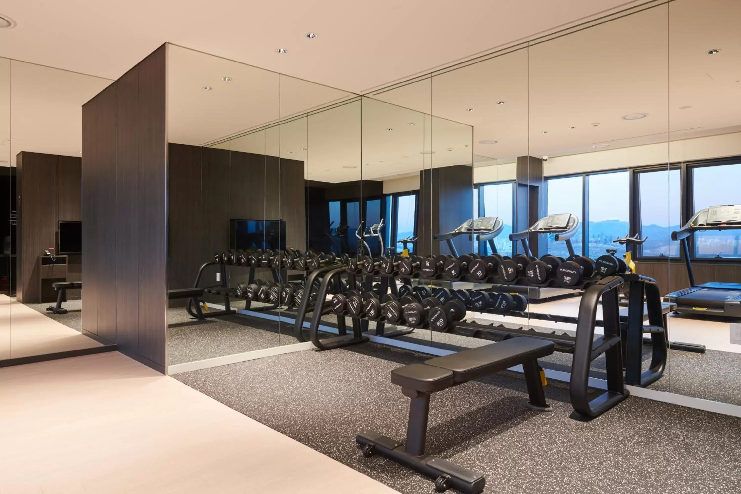 Fitness centre/facilities in Nine Tree by Parnas Seoul Pangyo Fitness centre/facilities in Nine Tree by Parnas Seoul Pangyo