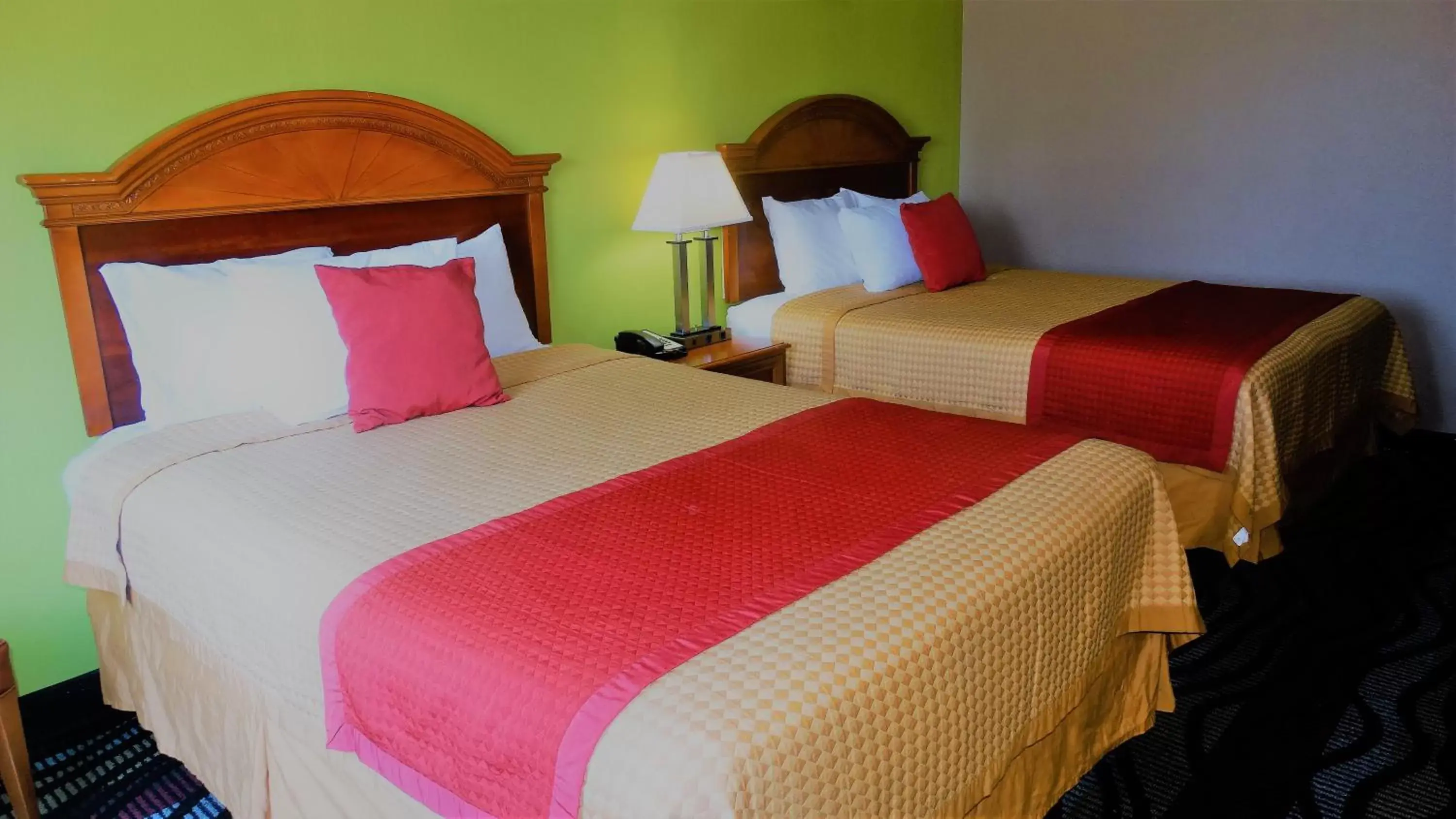 Queen Room with Two Queen Beds - Non-Smoking in Oak Tree Inn & Suites Queen Room with Two Queen Beds - Non-Smoking in Oak Tree Inn & Suites