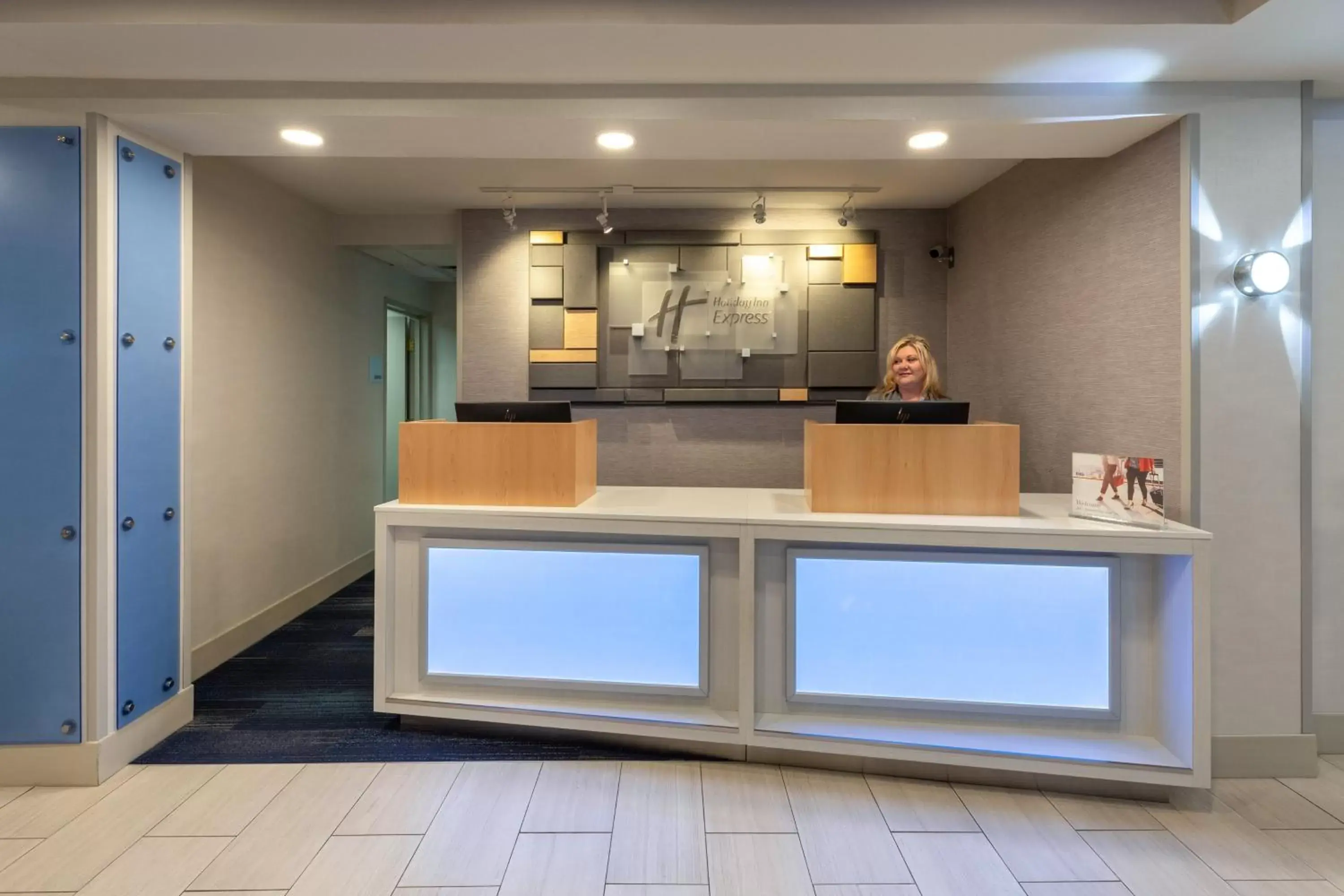 Property building, Lobby/Reception in Holiday Inn Express Minden, an IHG Hotel