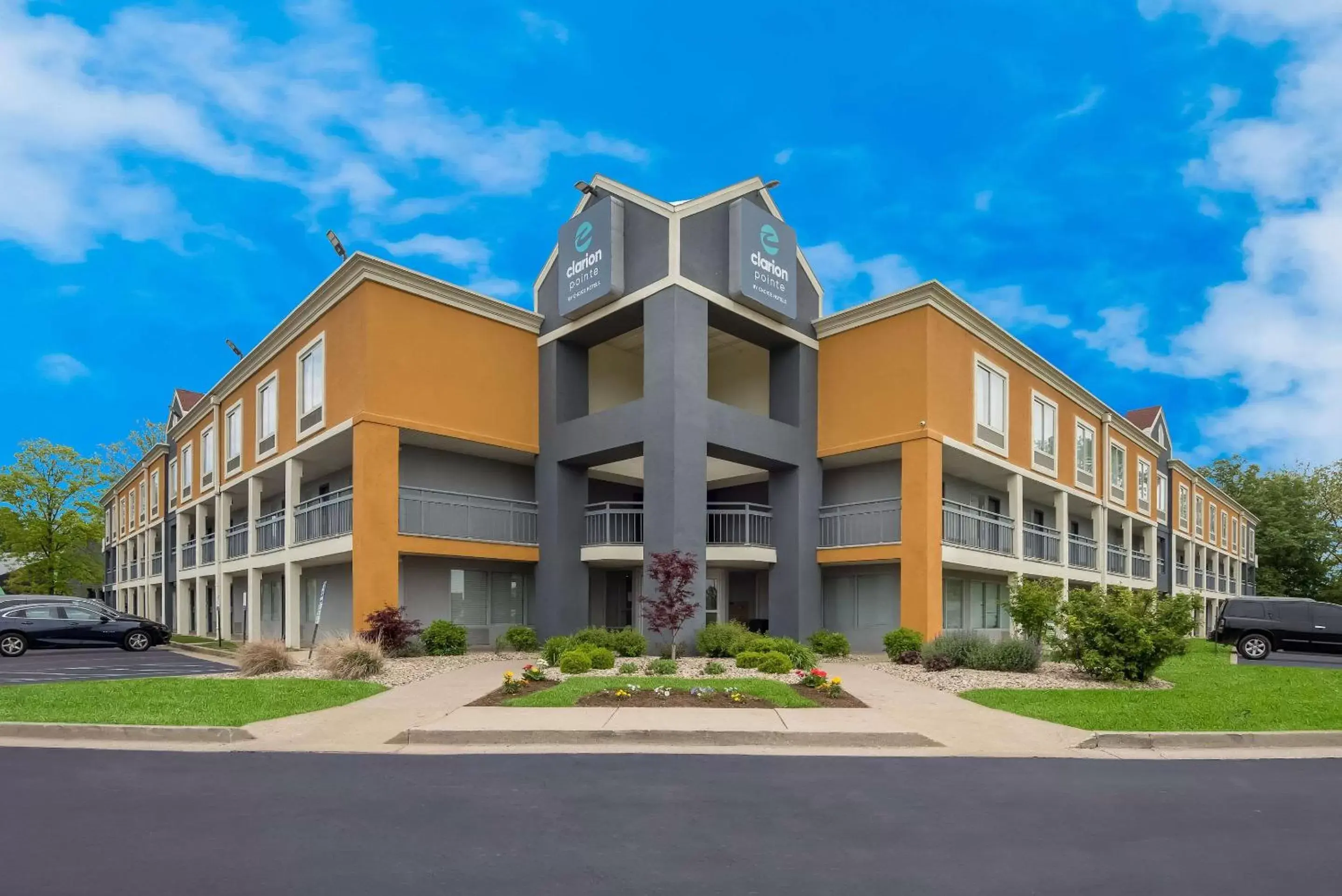 Property Building in Clarion Pointe Indianapolis Northeast