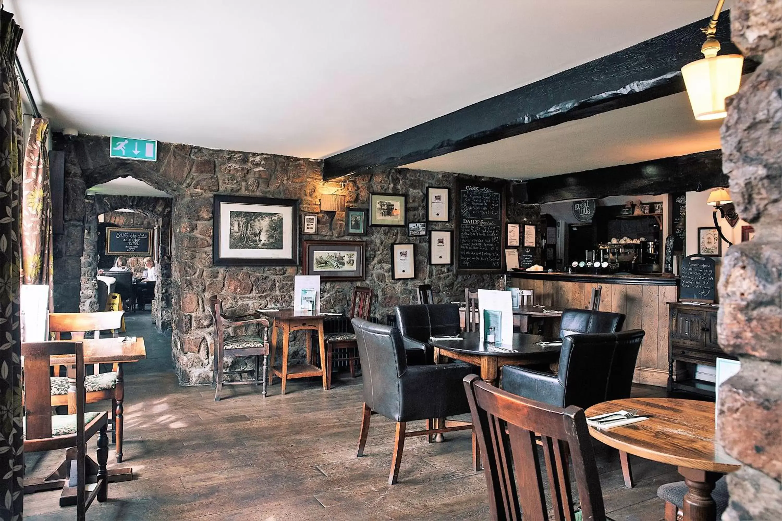 Food and drinks, Restaurant/Places to Eat in Rose And Crown