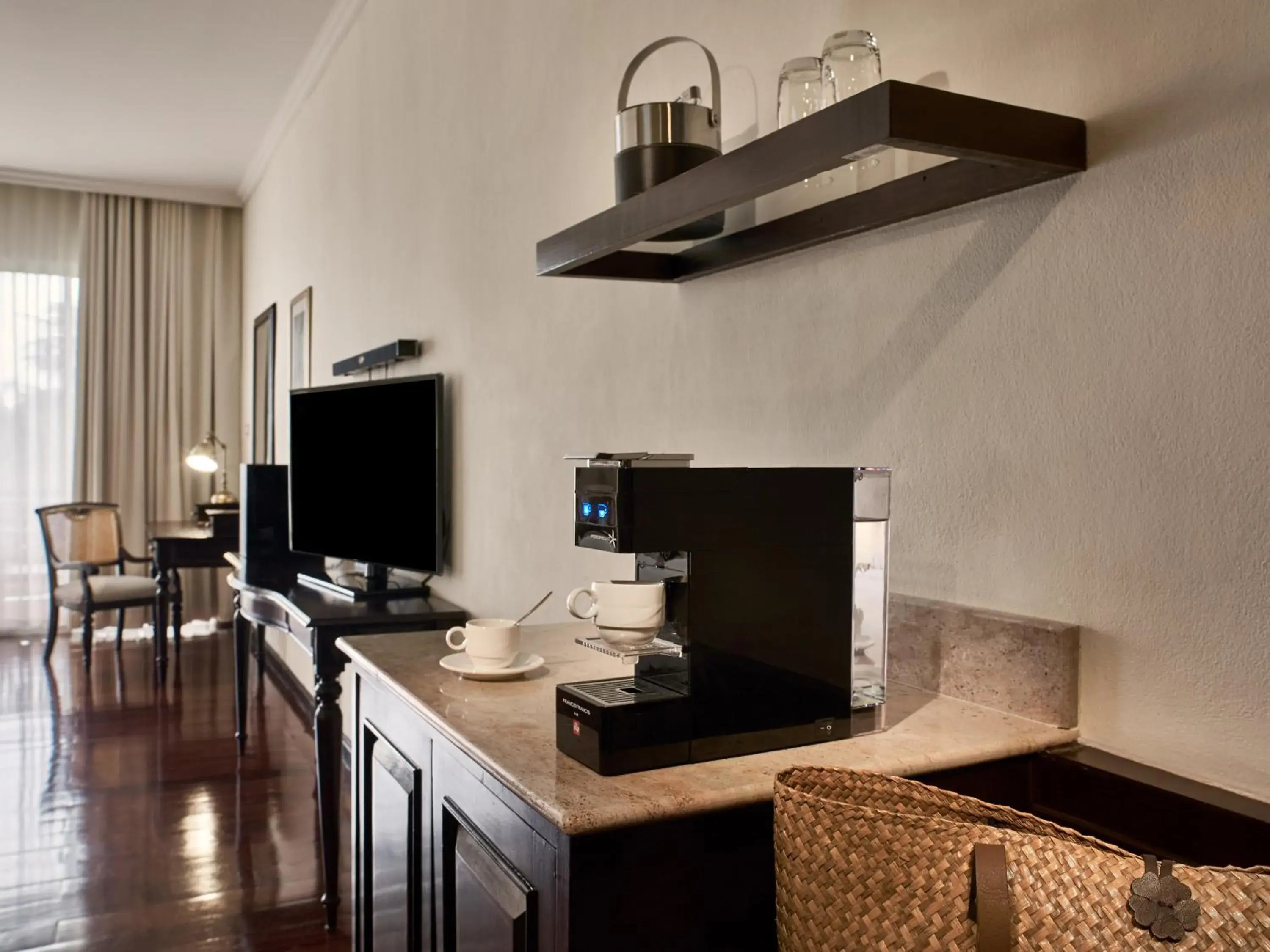 Coffee/tea facilities, TV/Entertainment Center in Sofitel Krabi Phokeethra Golf and Spa Resort