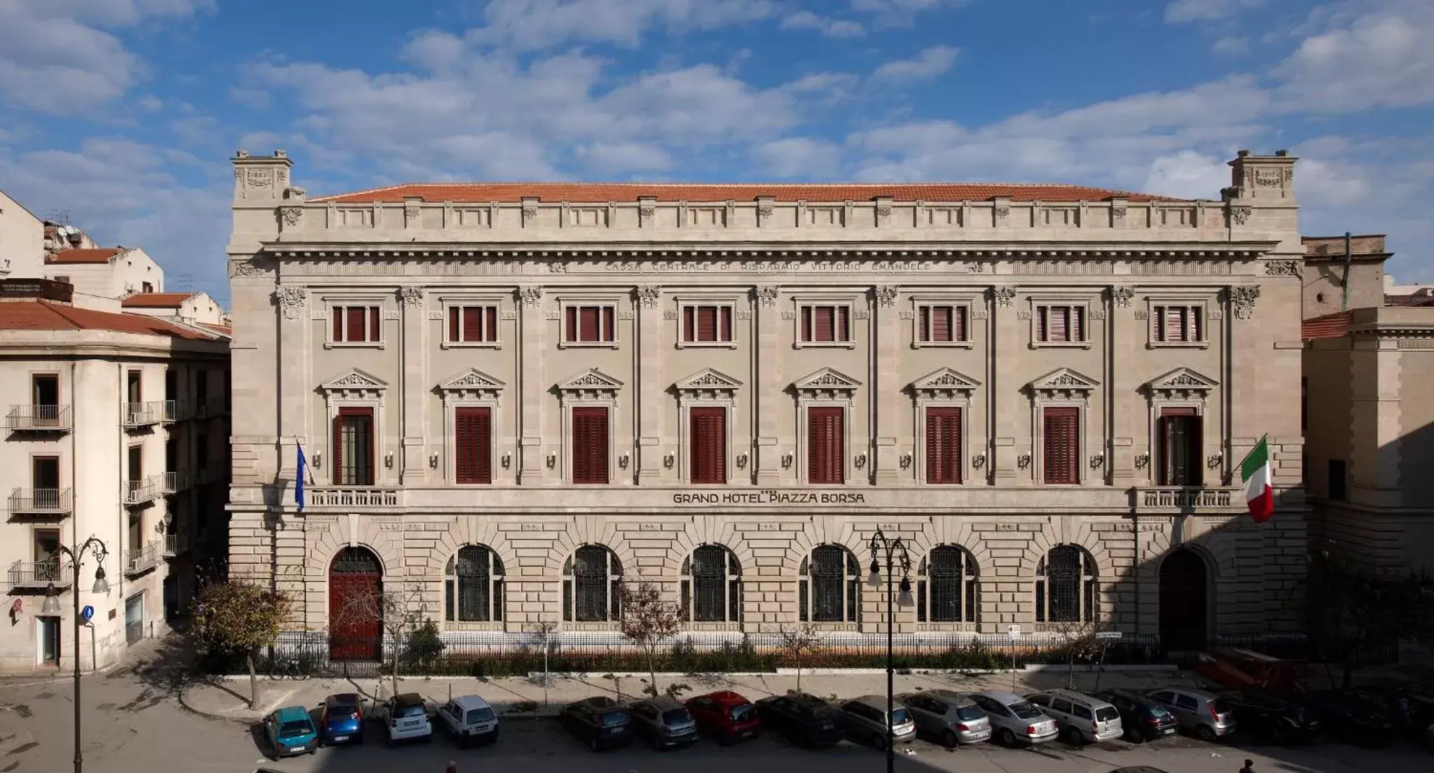 Property Building in Grand Hotel Piazza Borsa